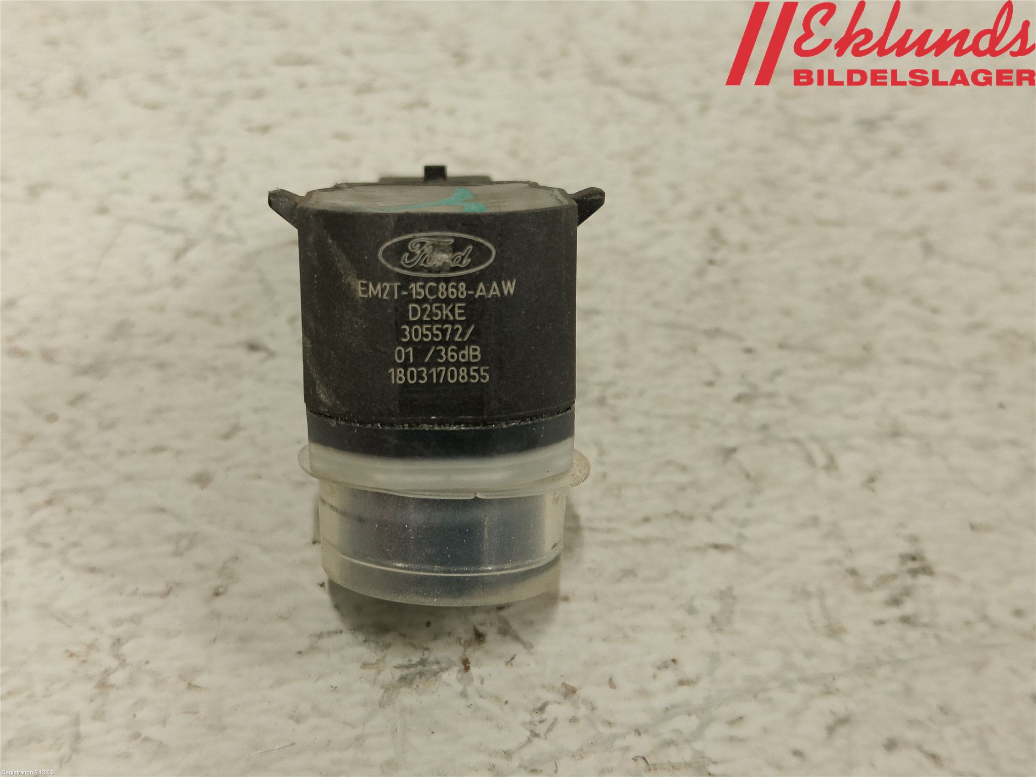 Ford KUGA 17-19 Parkeringshjälp Frontsensor