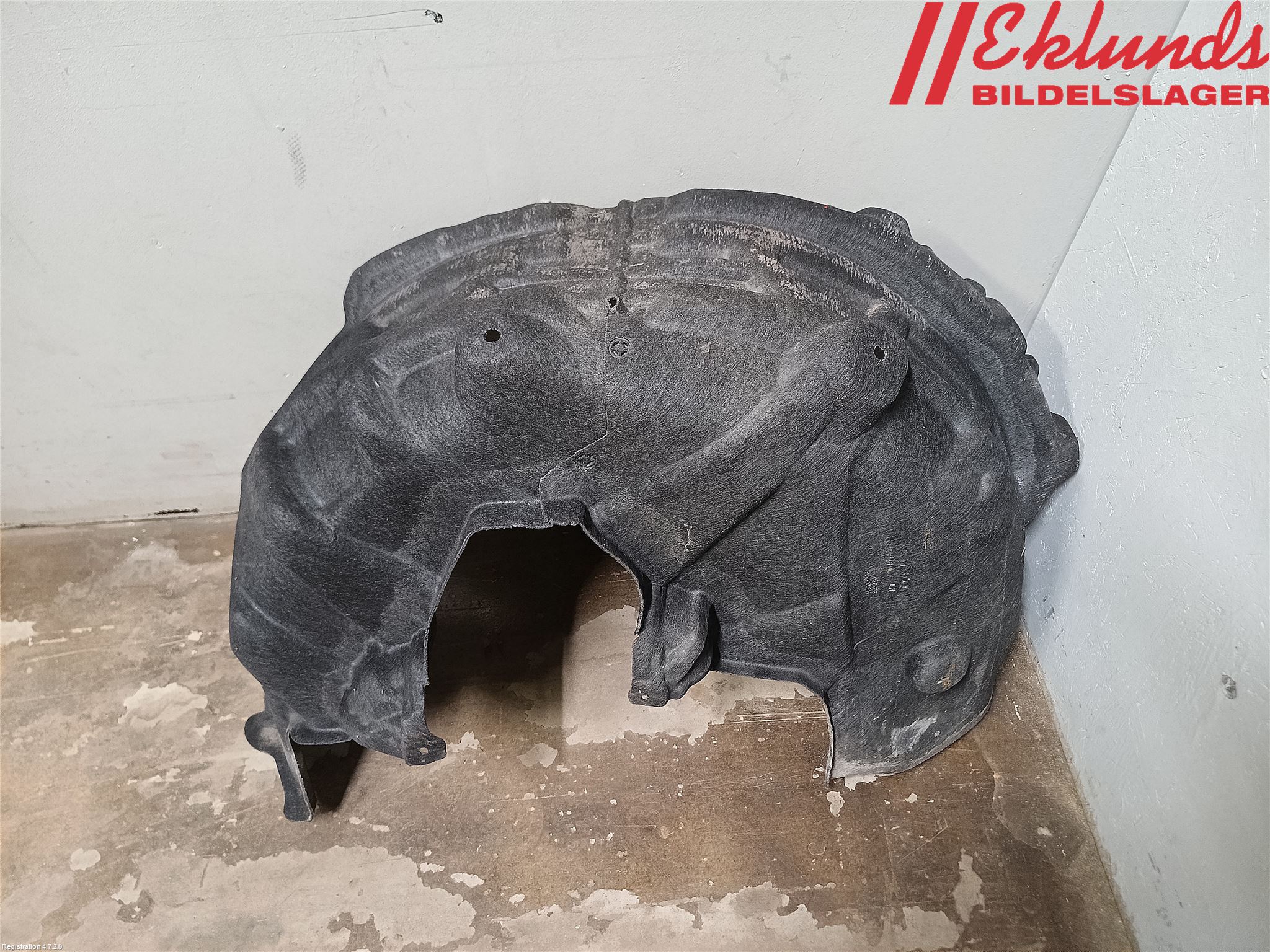 Volvo XC40/RECHARGE 18- Skärm Inner