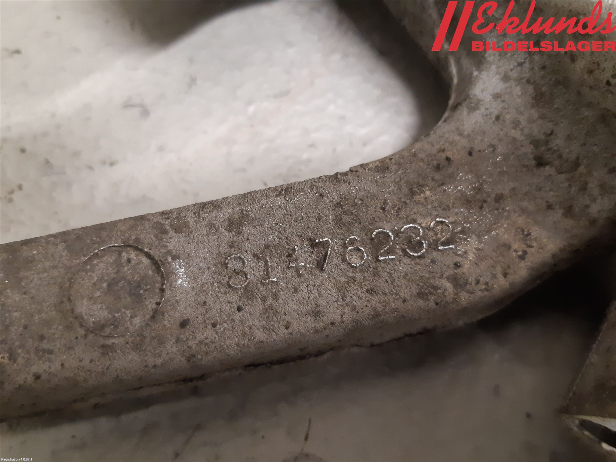 Volvo V60 19- Hjullagerhus-Spindel Hö B