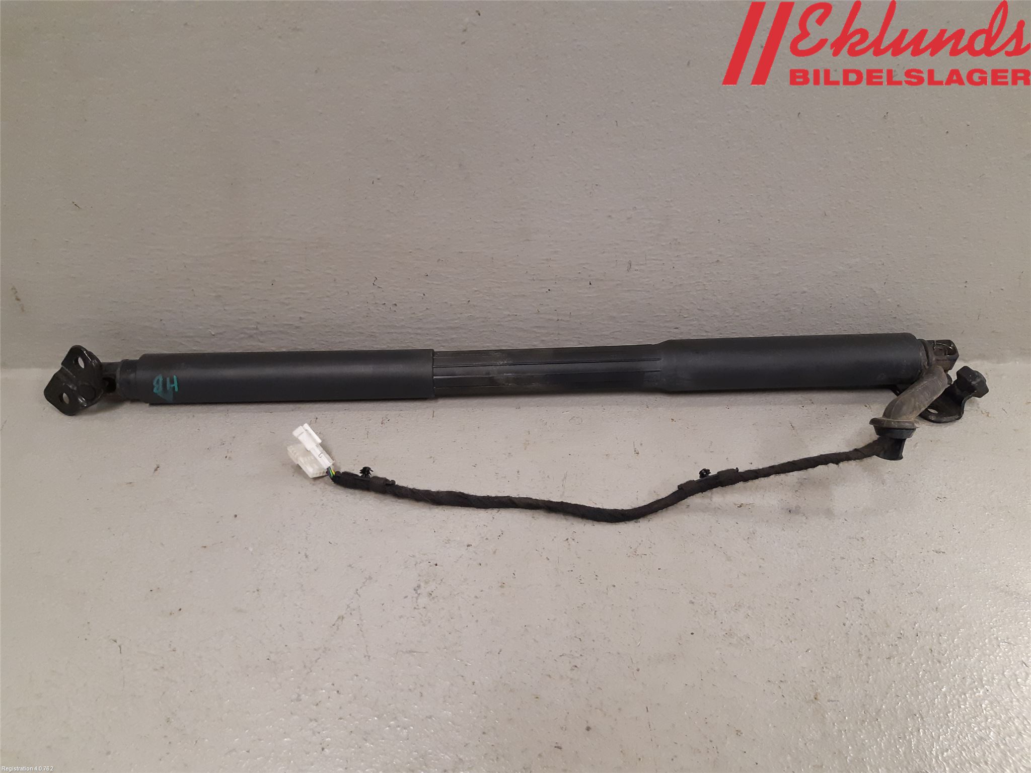 BMW 3 F30/F31/F80 12-19 Bakluckeöppnare Automatisk