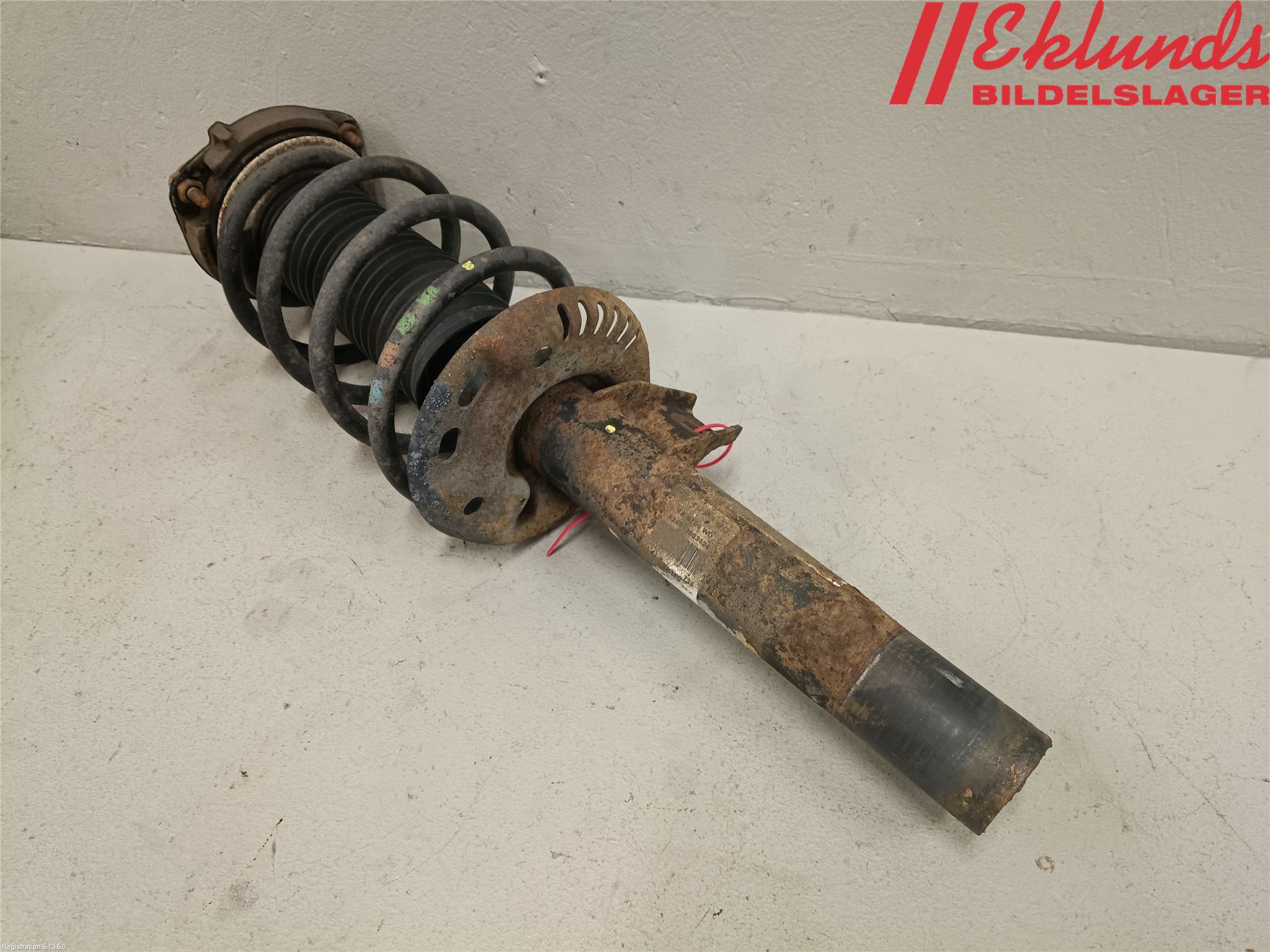 Volkswagen VW GOLF V 04-09 Fjäderben Fram Vänster