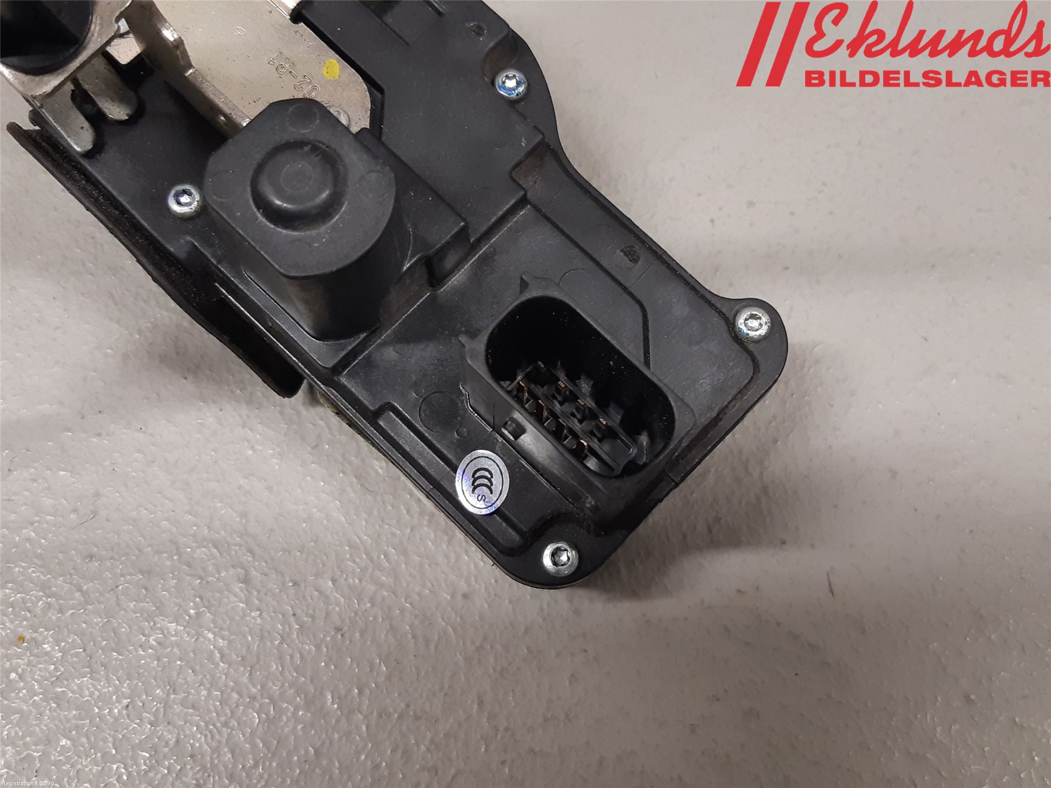 Tesla MODEL S 13- Låskista-Dörrlås