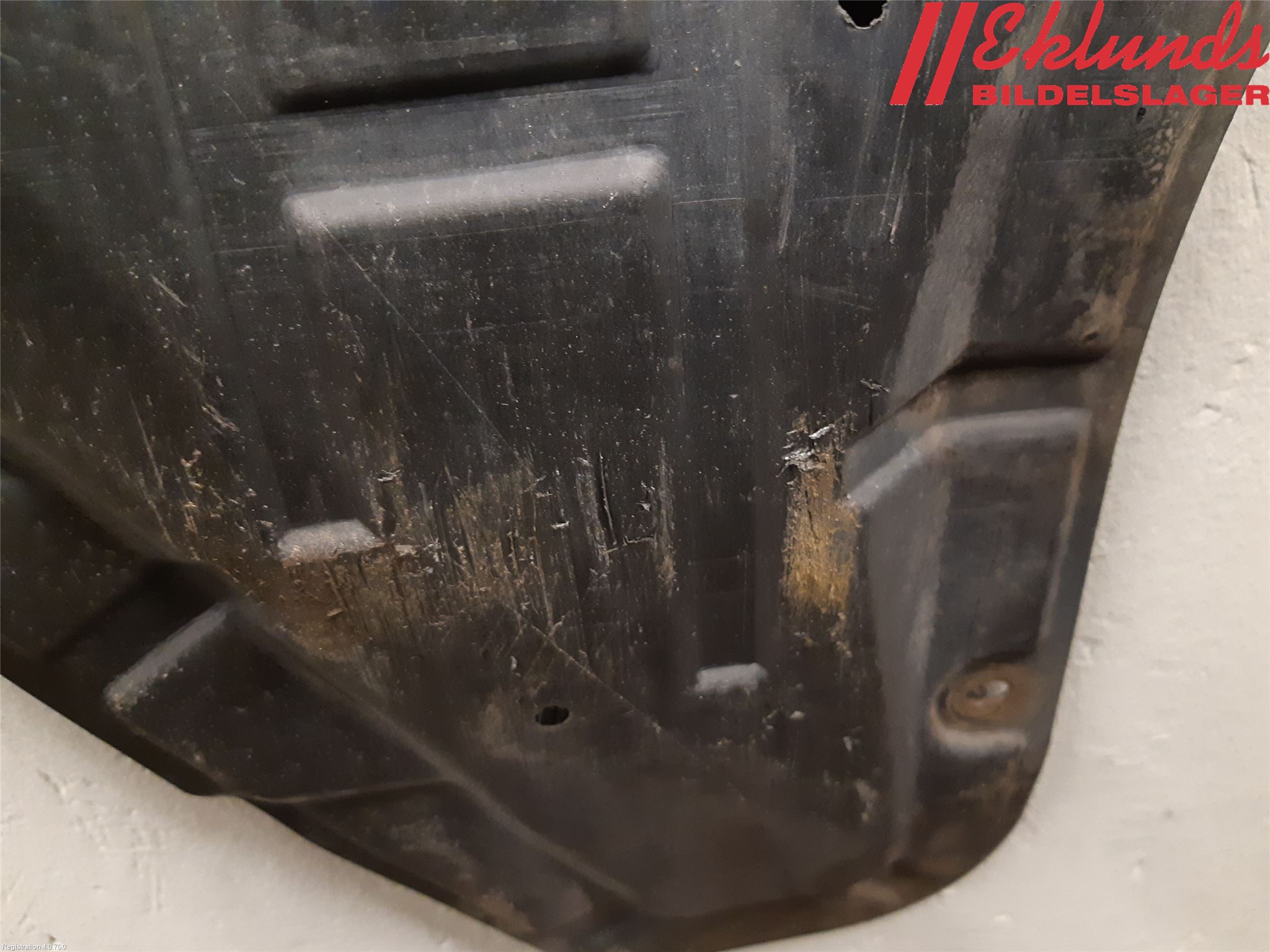 Volkswagen VW PASSAT 05-11 Hasplåt Plåt-Plast