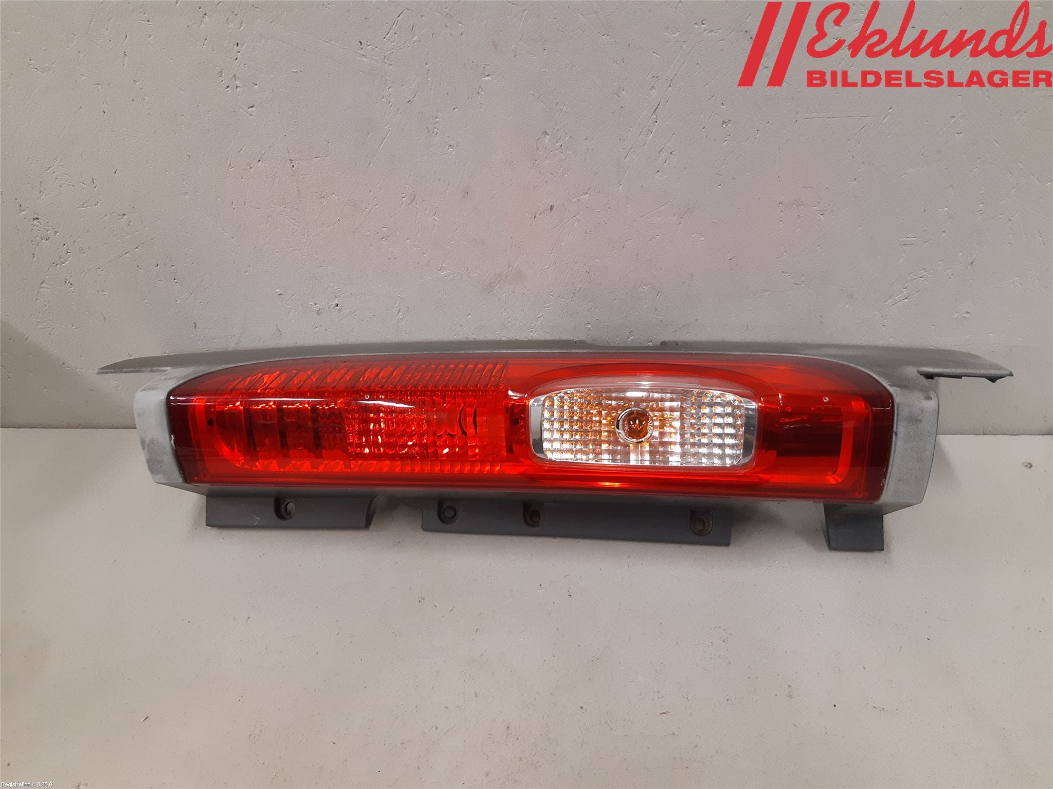 Opel VIVARO 01-14 Bakljus Höger