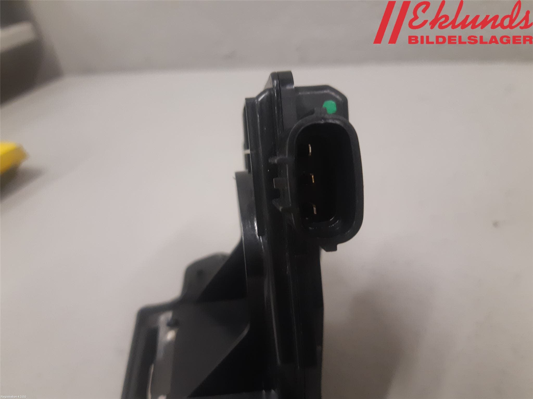 Toyota AVENSIS 09-15 Låskista Baklucka