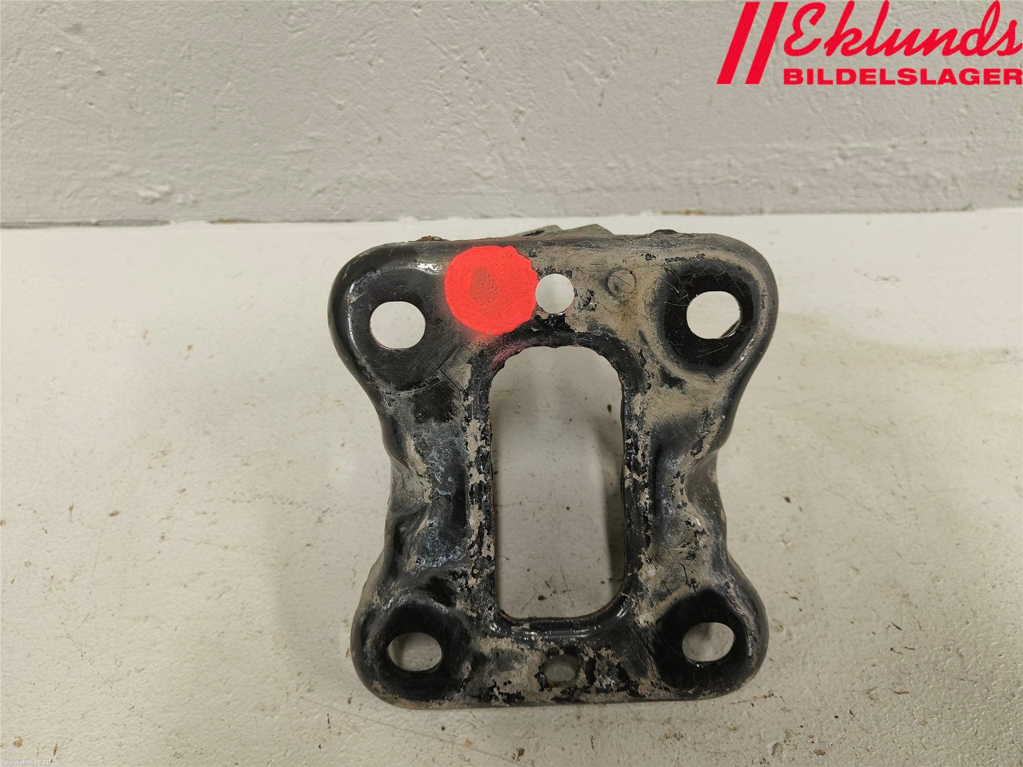 Toyota PROACE II 16- Bakaxel Fäste