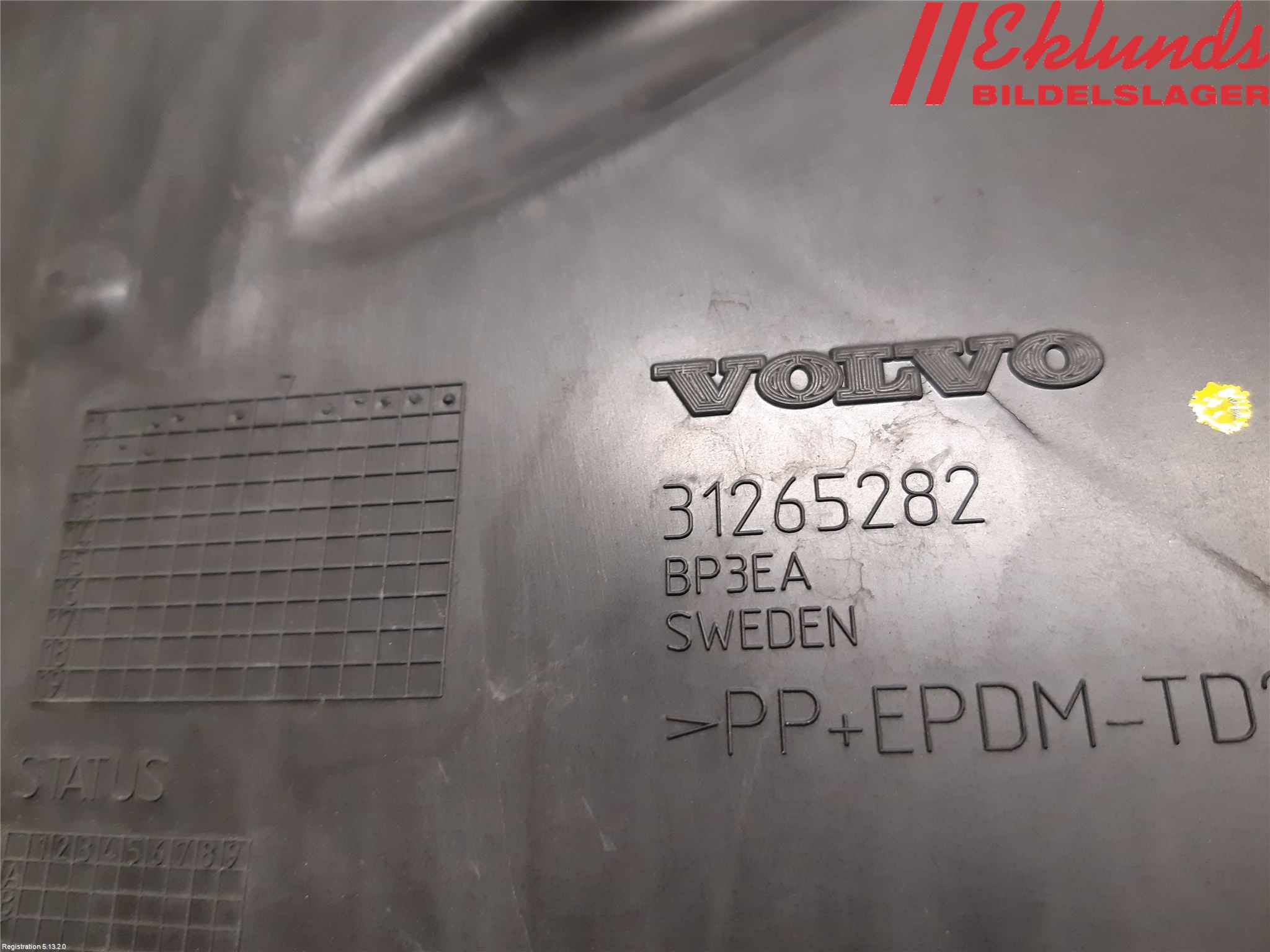 Volvo V60 11-13 Stötfångarfäste Bak Hö