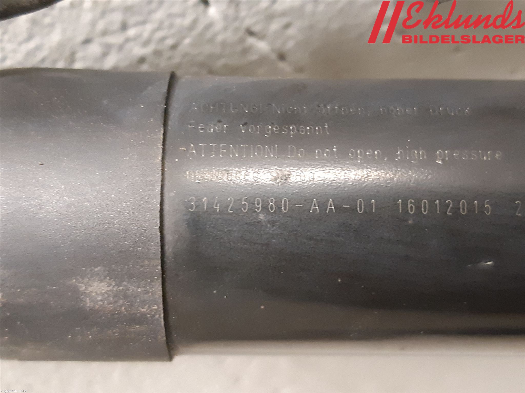 Volvo XC60 14-17 Gasfjäder Baklucka