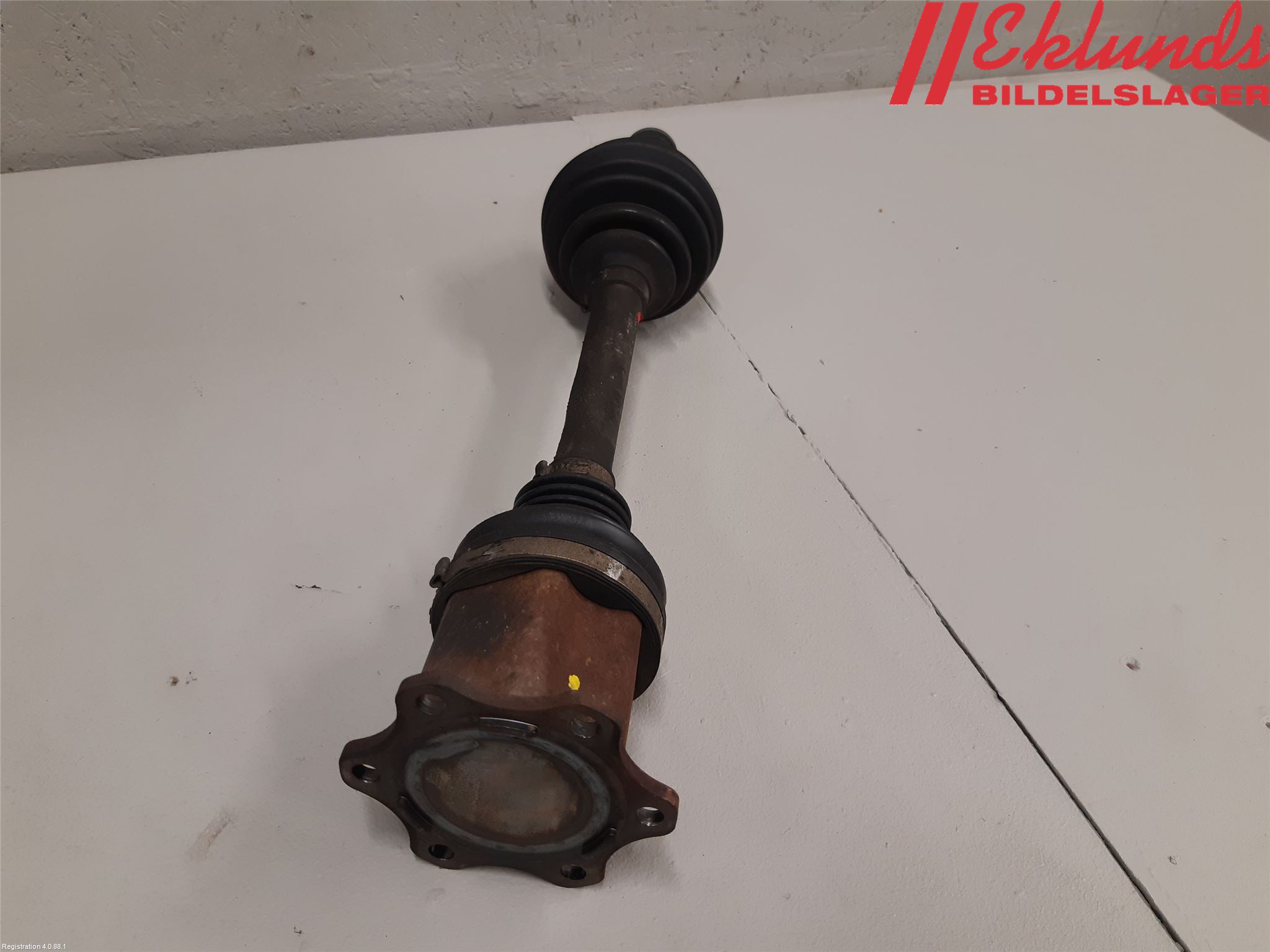 Volkswagen VW PASSAT 11-14 Drivaxel Fram Vänster