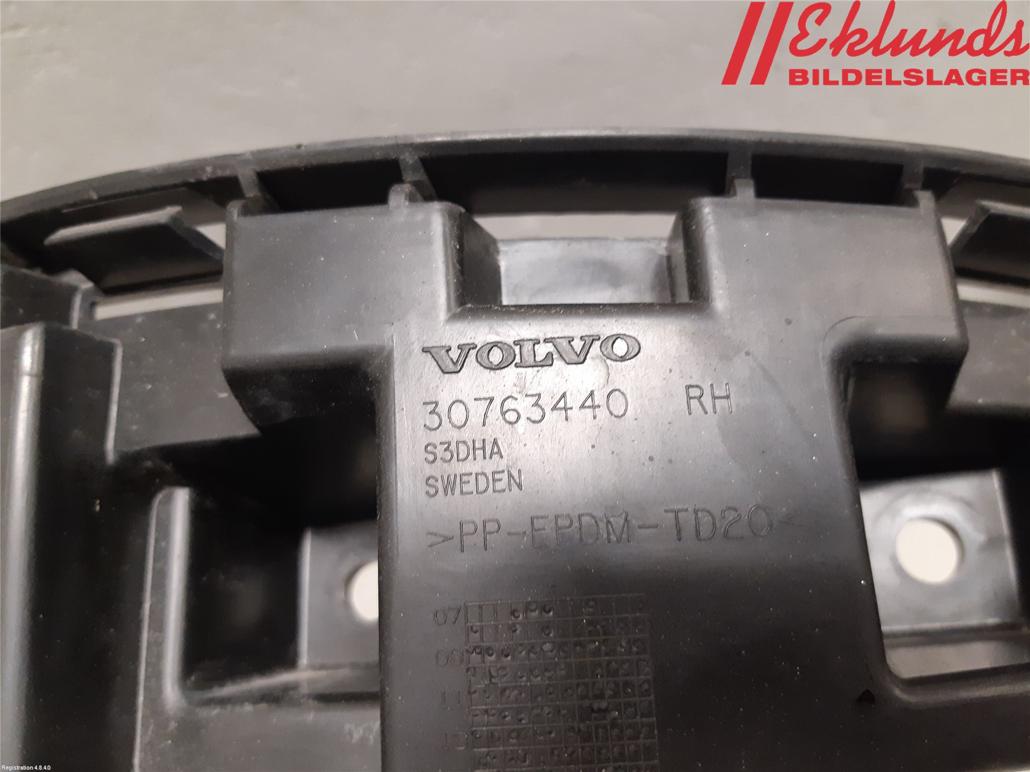 Volvo XC60 14-17 Stötfångarfäste Bak Hö