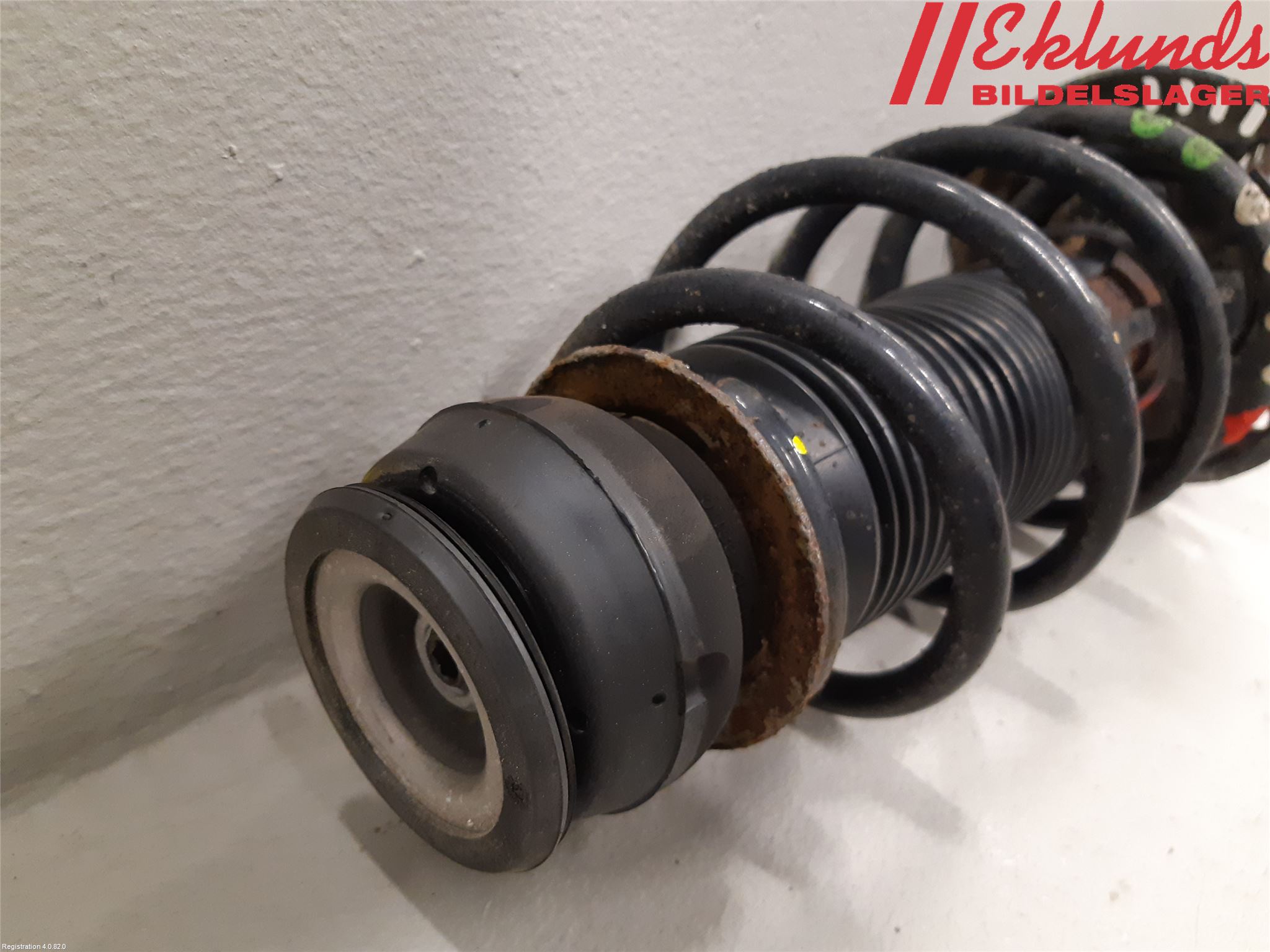 Volkswagen VW POLO 10-17 Fjäderben Fram Vänster