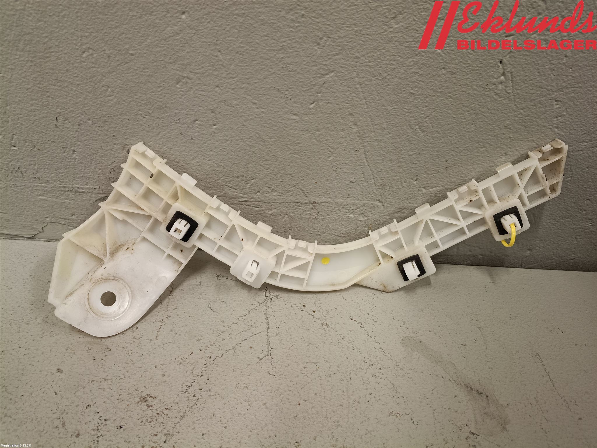 Mitsubishi ASX 10-22 Stötfångarfäste Bak Vä