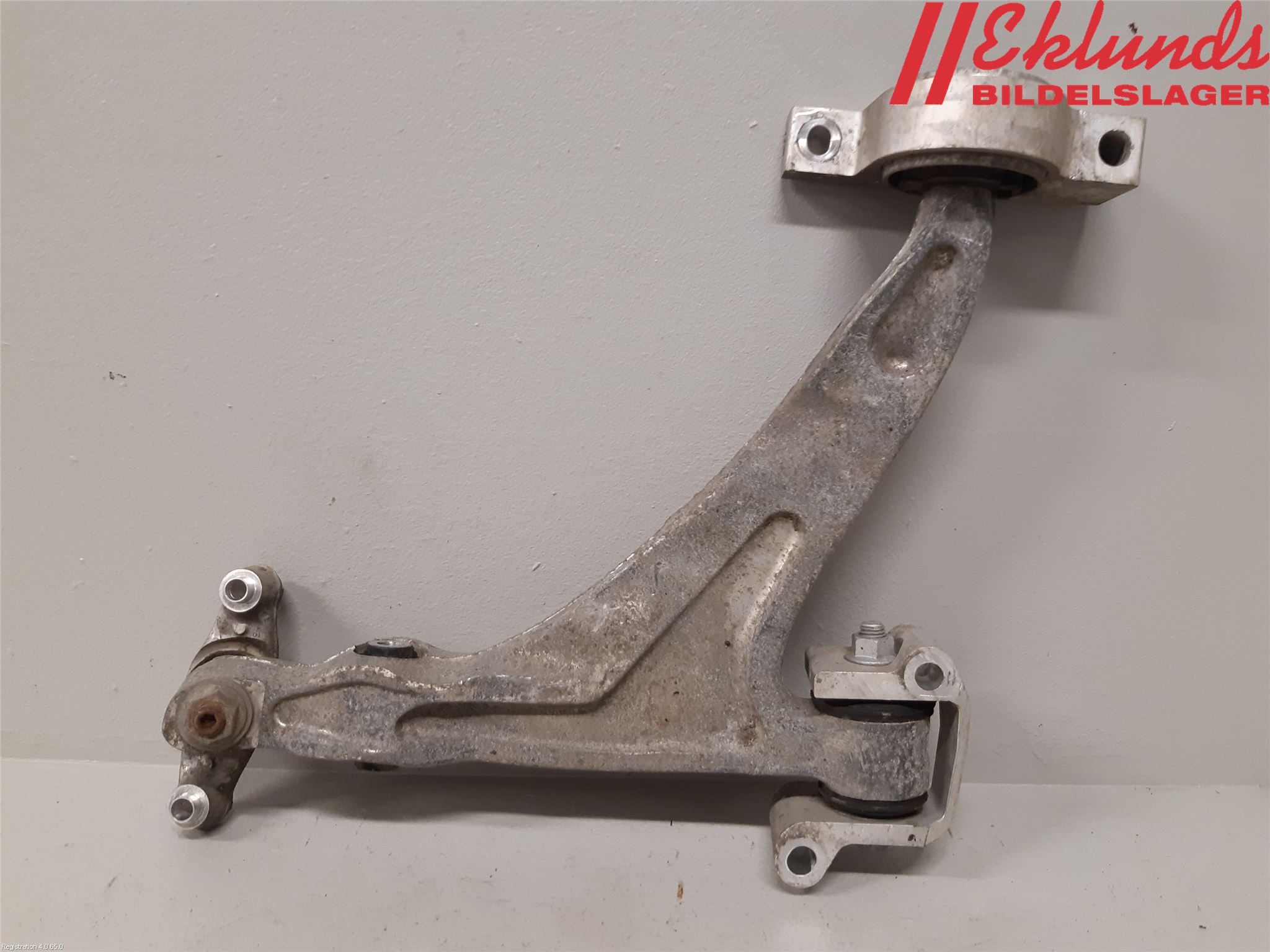 Volvo S90 17->> Bärarm Fram Undre Hö