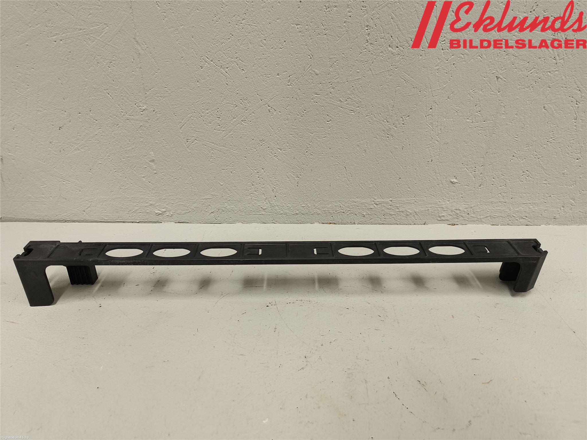 Ford FOCUS 15-18 Kylarfäste-Ram-Balk