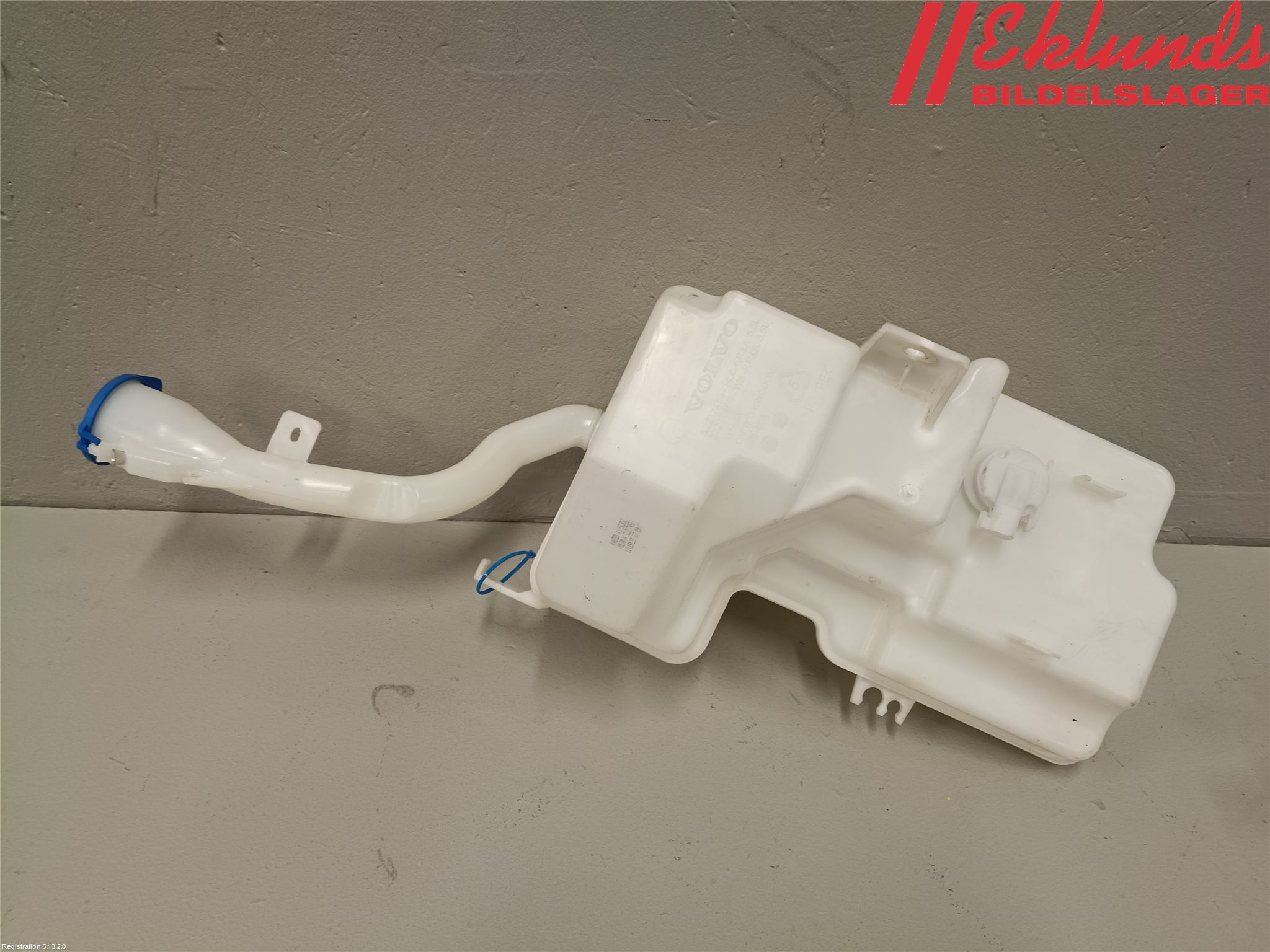 Volvo XC40/RECHARGE 18- Spolartank Vindruta-Strål