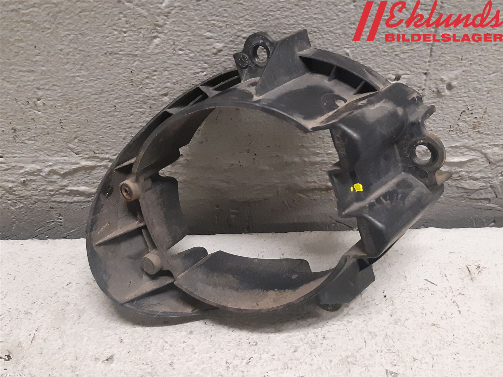 Toyota AVENSIS 09-15 Dimljussarg Fram
