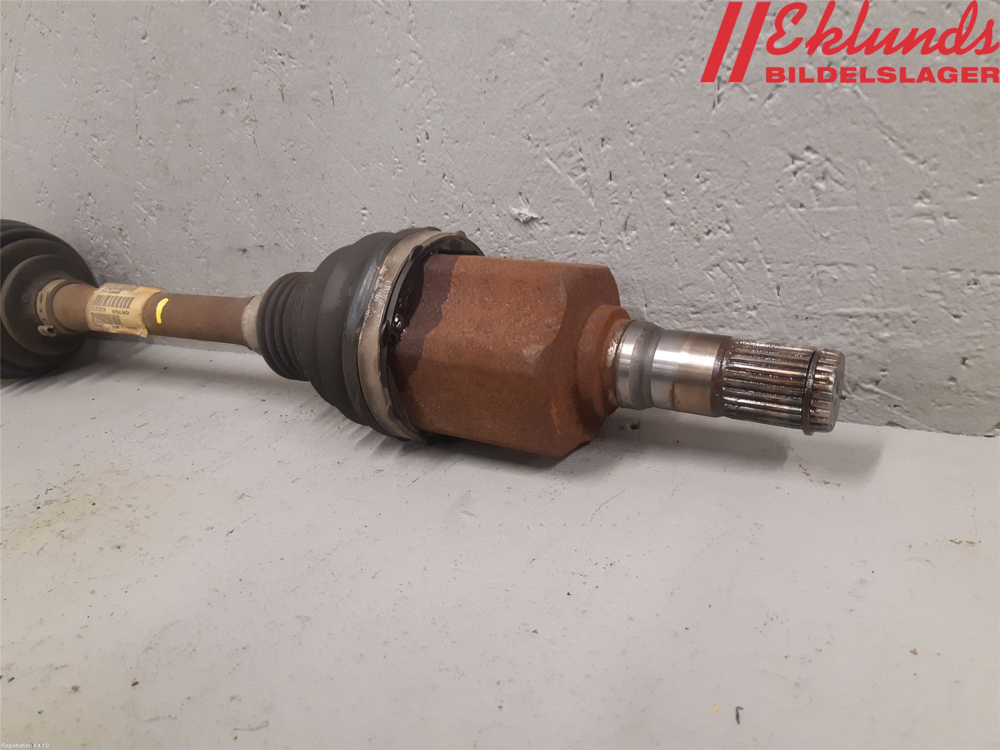 Volvo V60 14-18 Drivaxel Fram Vänster