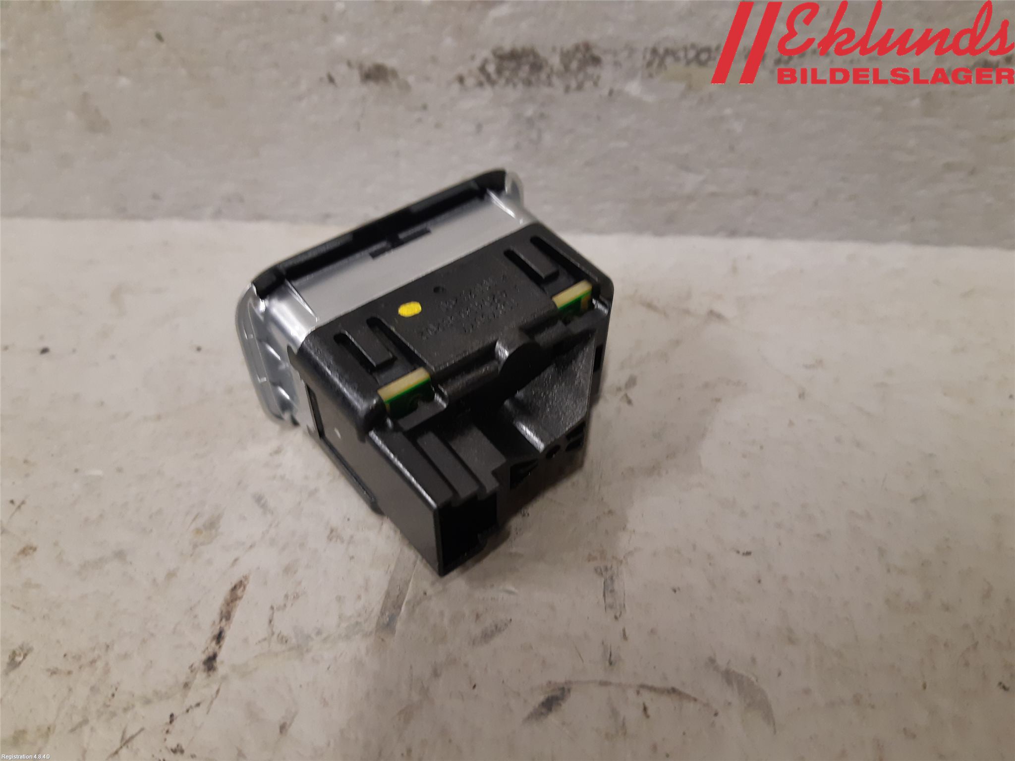 Tesla MODEL X 16- Strömställare Elhiss