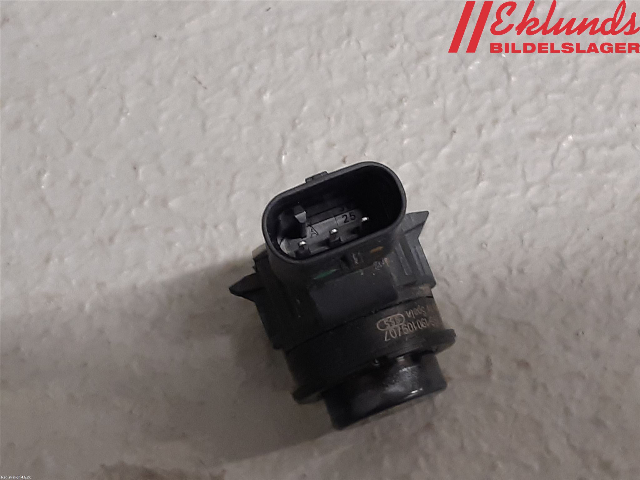 Fiat 500X 15- Parkeringshjälp Frontsensor