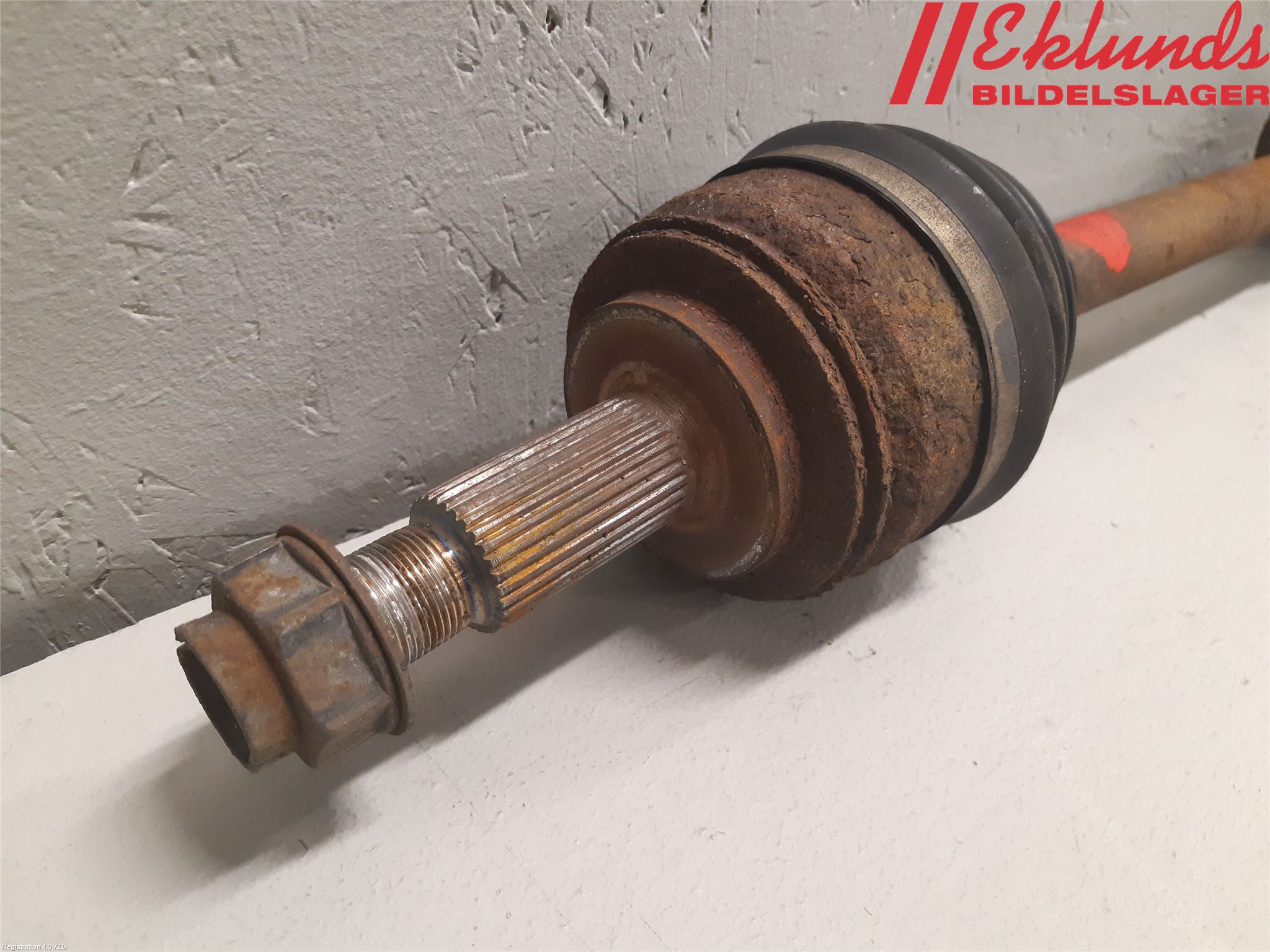 Nissan NV400 12-24 Drivaxel Fram Vänster