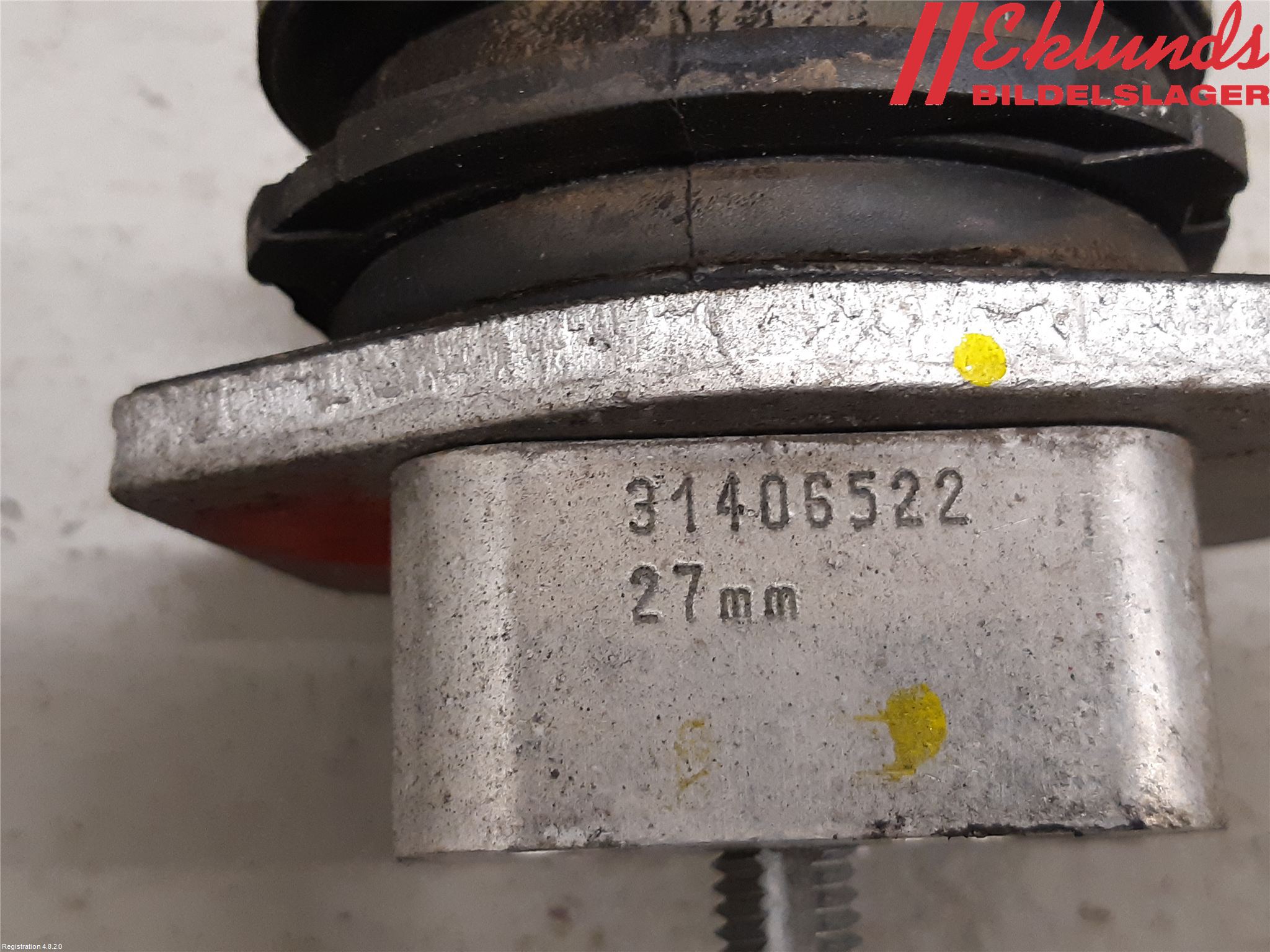 Volvo XC90/RECHARGE 16- Bladfjäderhänke Bak