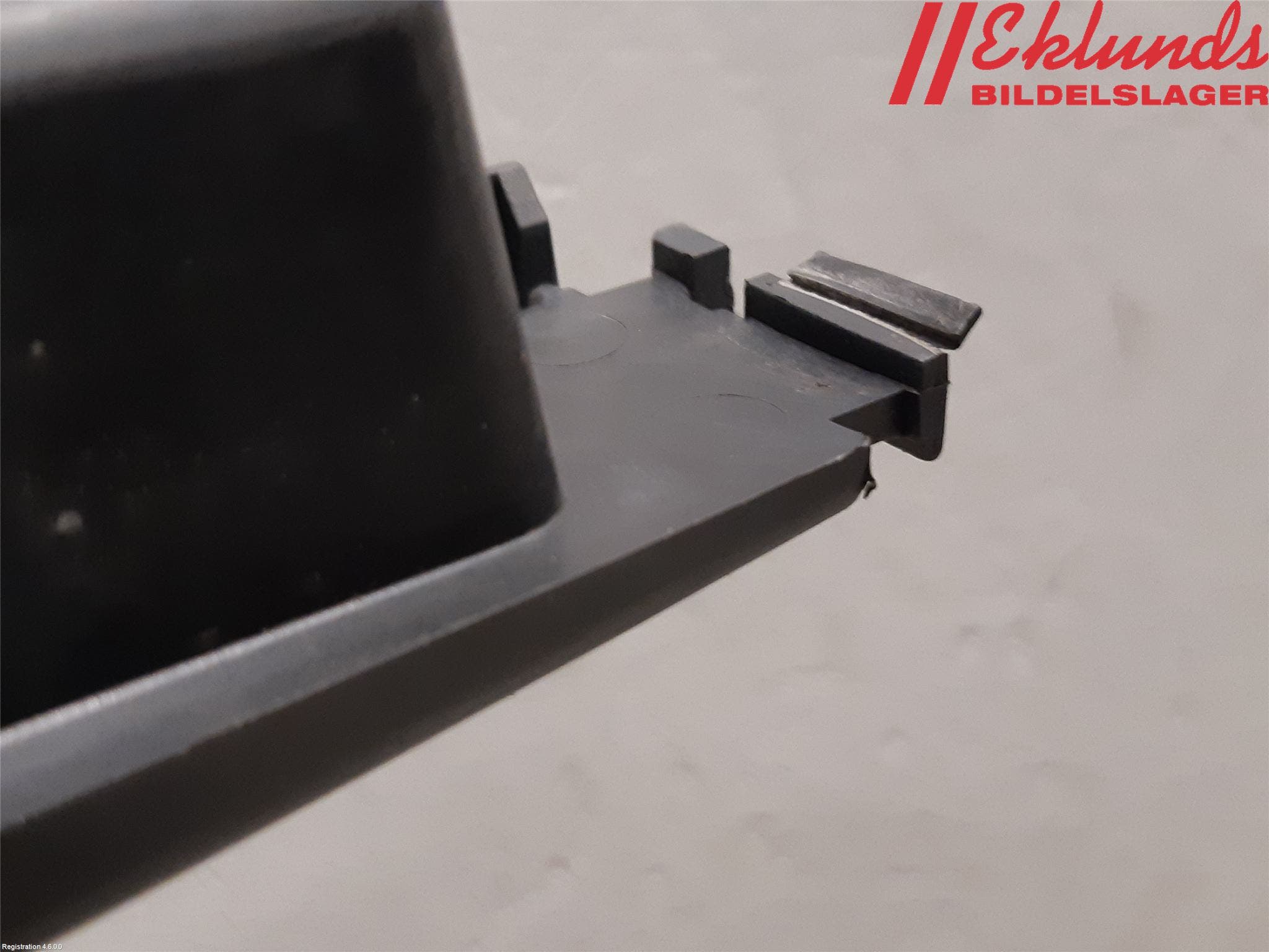 Volvo XC60 09-13 Stötfångarfäste Bak Hö