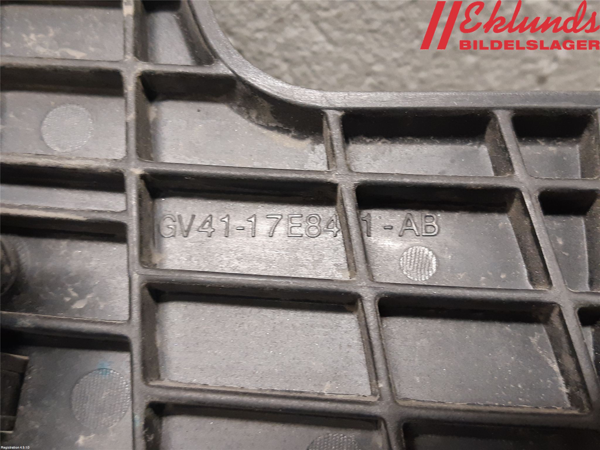 Ford KUGA 17-19 Stötfångarfäste Fram Vä