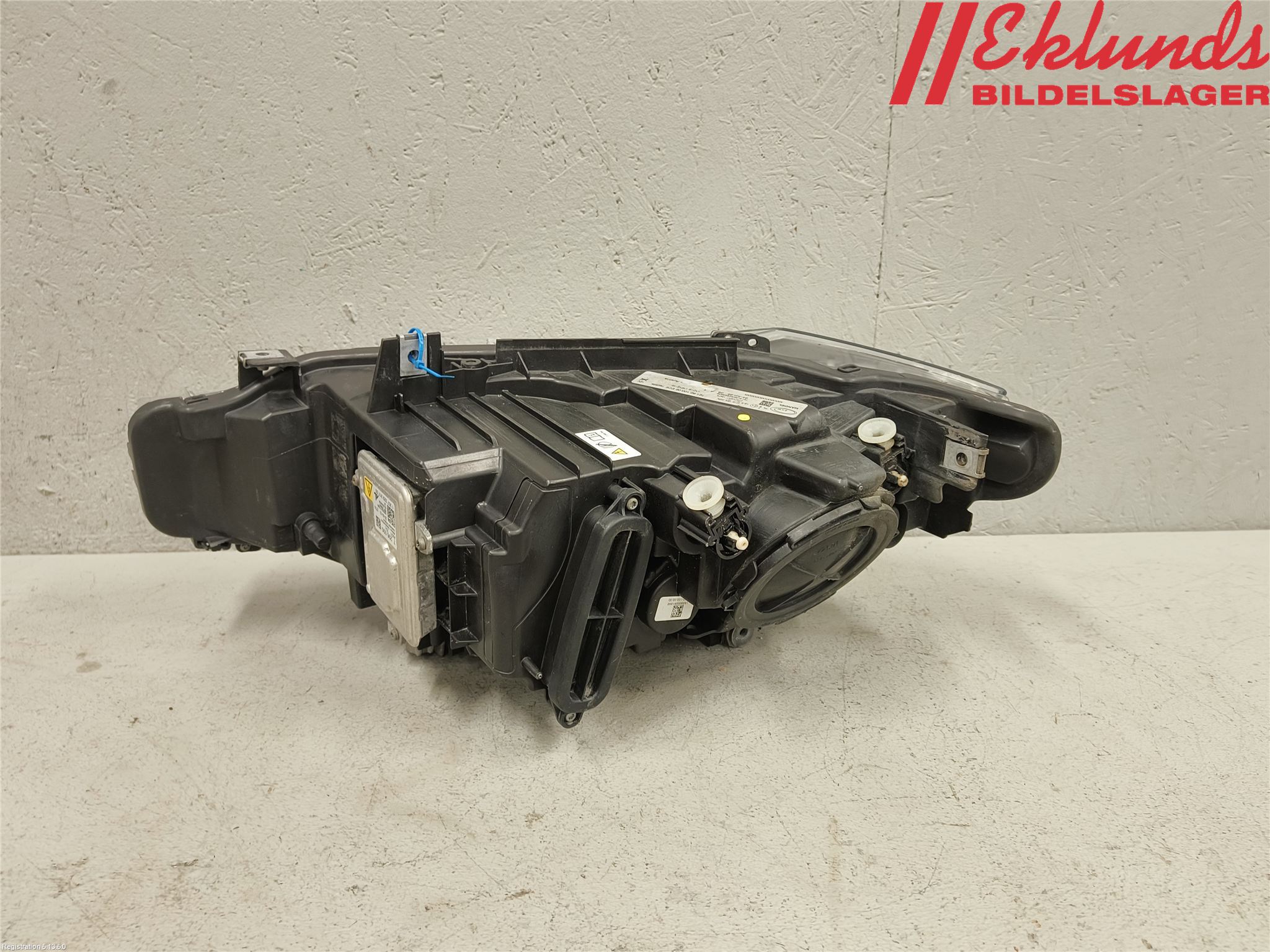BMW 3 F30/F31/F80 12-19 Strålkastare Höger