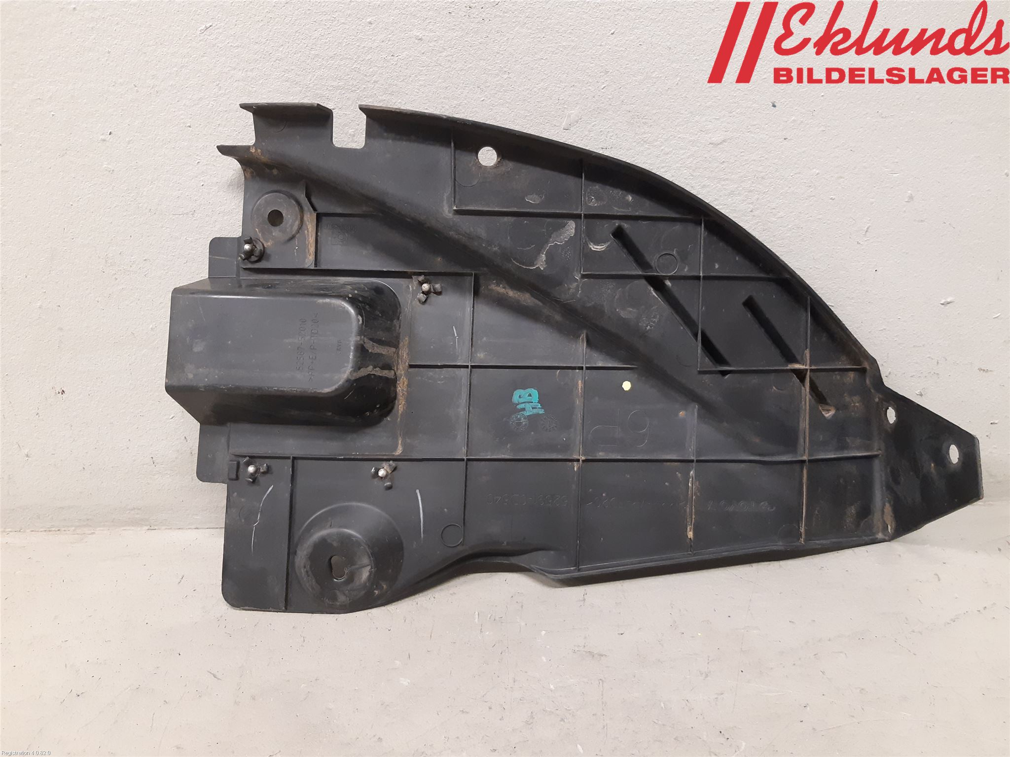 Toyota YARIS CROSS XP21 21- Stöt Utfyllnad-List-Grill