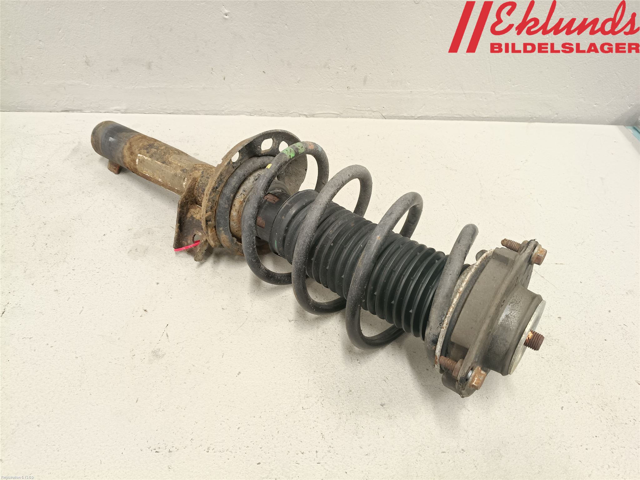 Volkswagen VW GOLF V 04-09 Fjäderben Fram Vänster