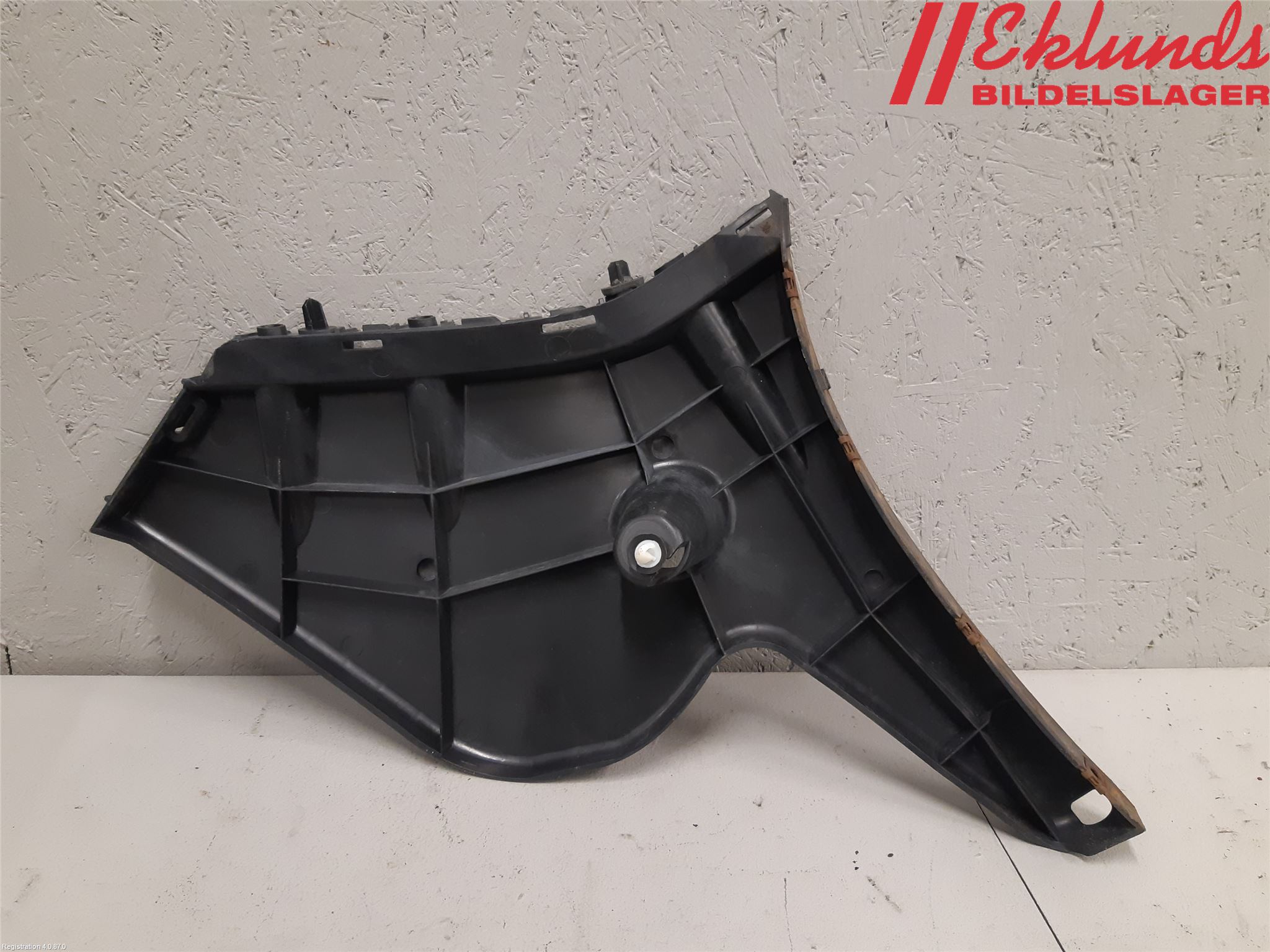 Volvo V60 14-18 Stötfångarfäste Bak Vä