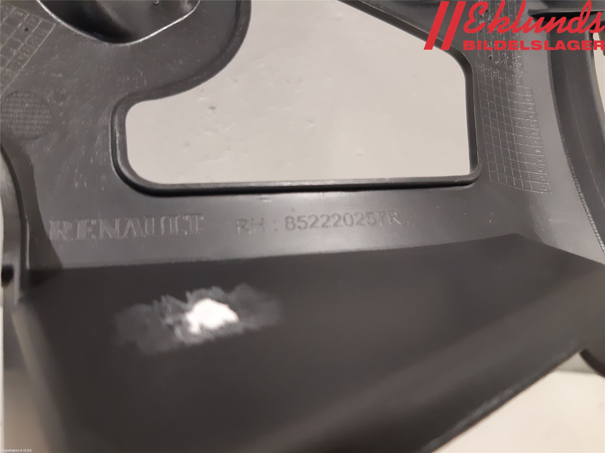 Renault CAPTUR 13-19 Stötfångarfäste Bak Hö