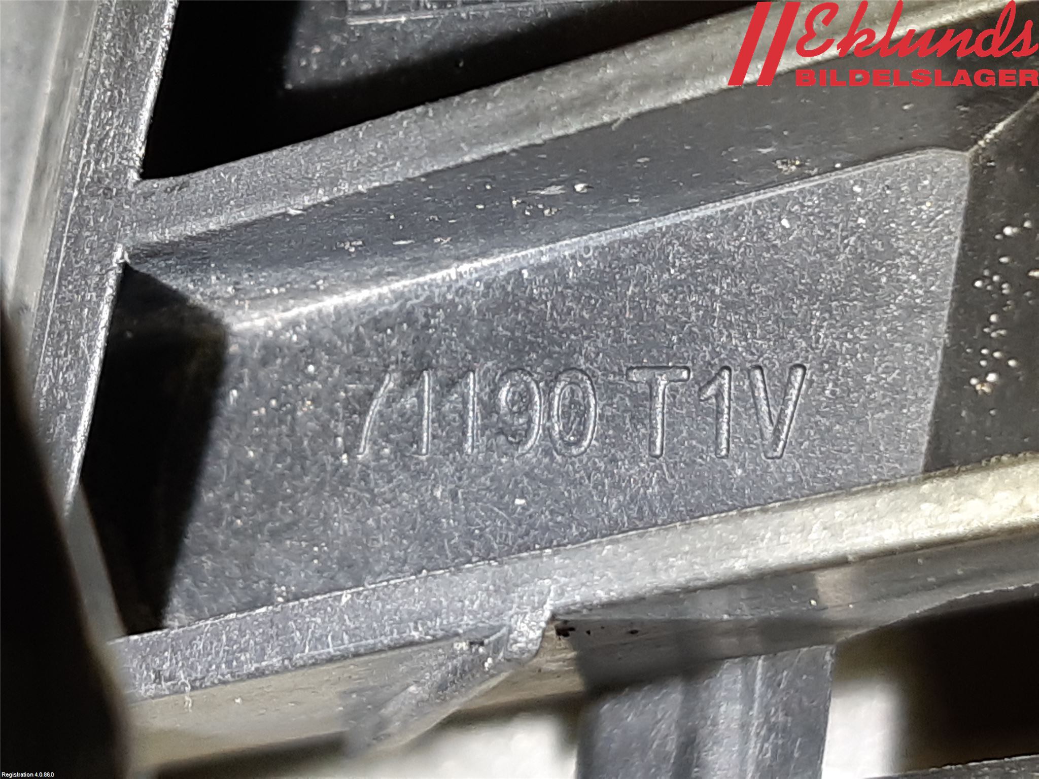 Honda CR-V 13-18 Strålkast Fästsarg