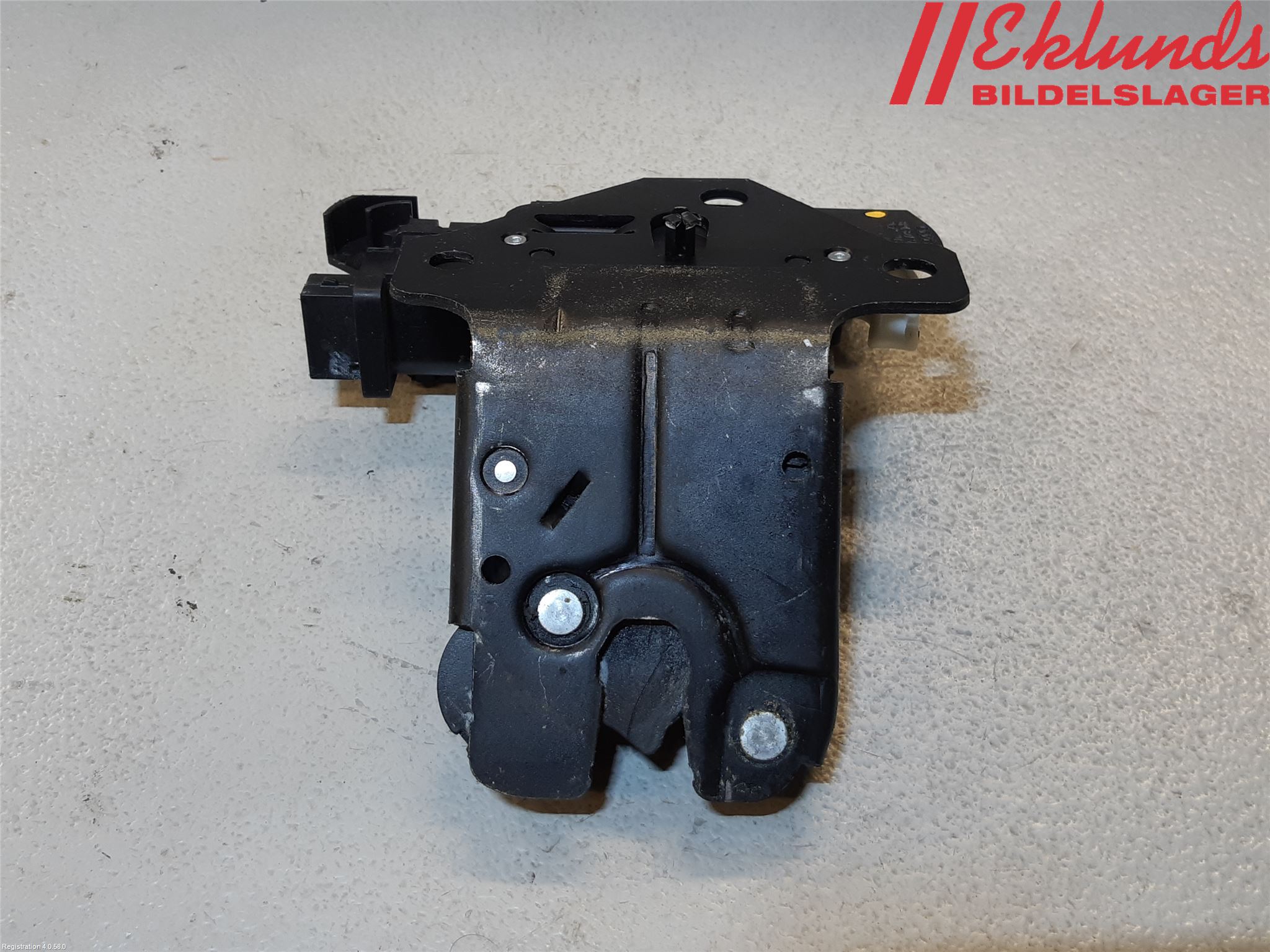 Audi A4/S4 05-07 Låskista Baklucka