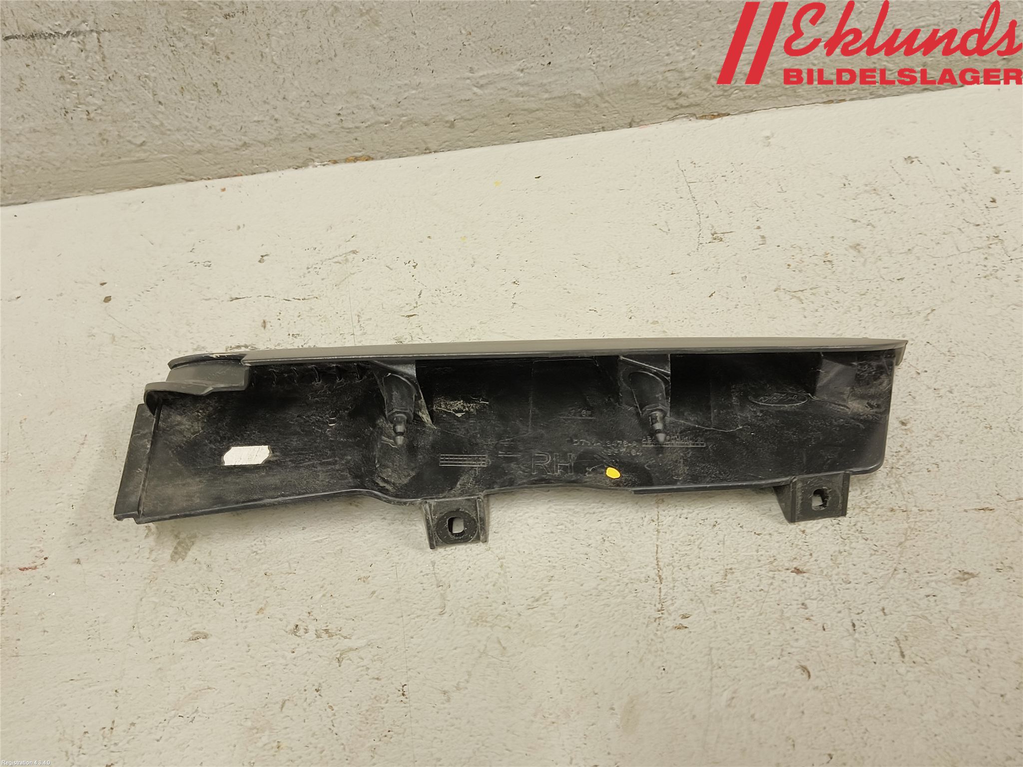 Ford TRANSIT/TOURNEO CONNECT 13-22 Skärm Hörn Utfyllnad Bak