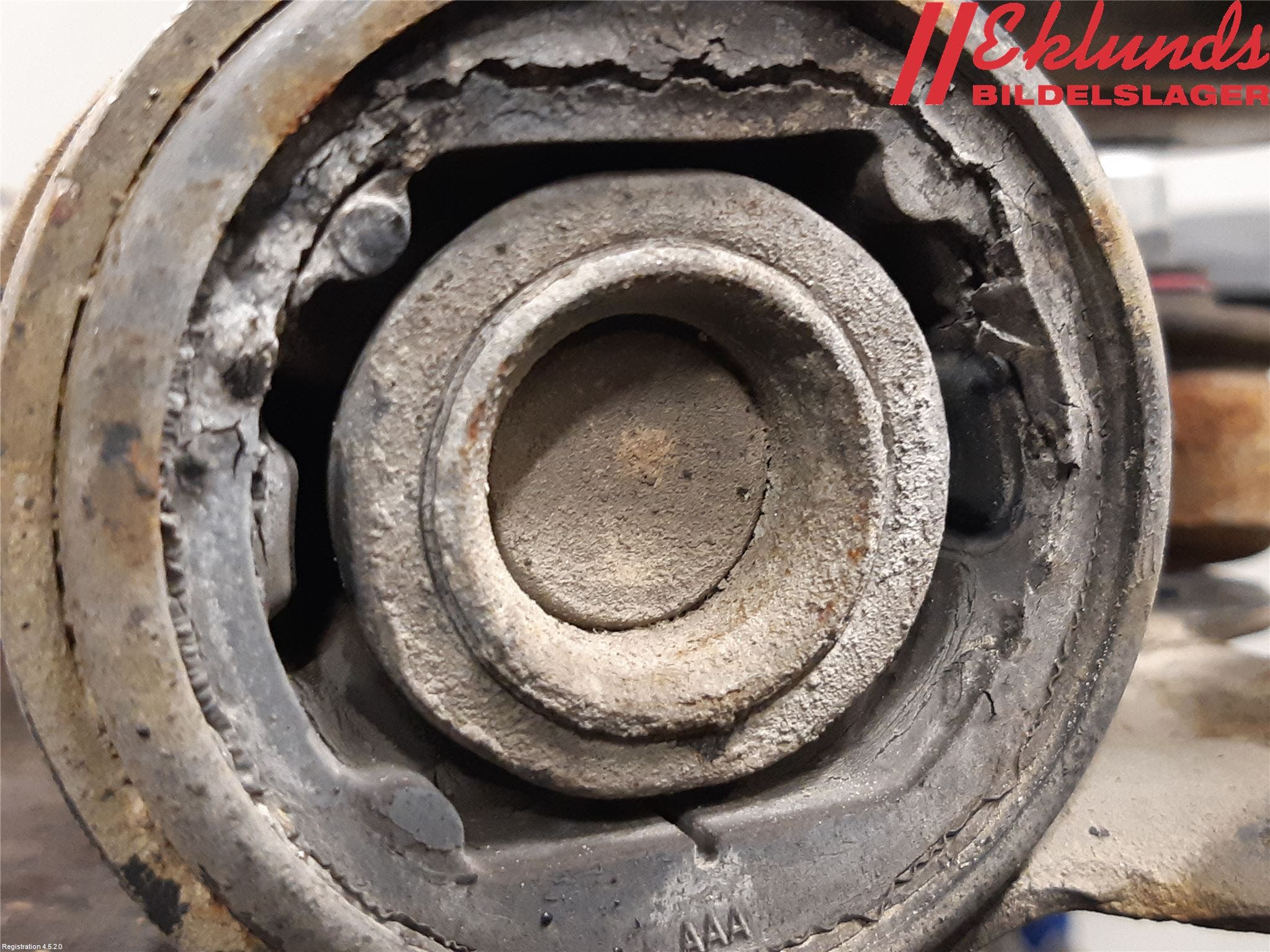 Volvo V40 12-19 Bärarm Fram Undre Vä