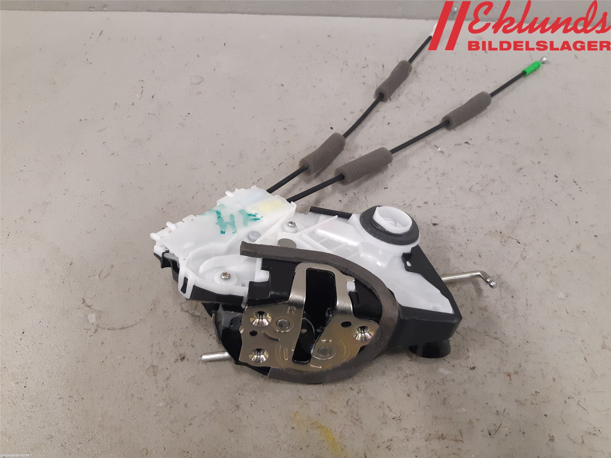 Toyota YARIS XP21 20- Låskista-Dörrlås