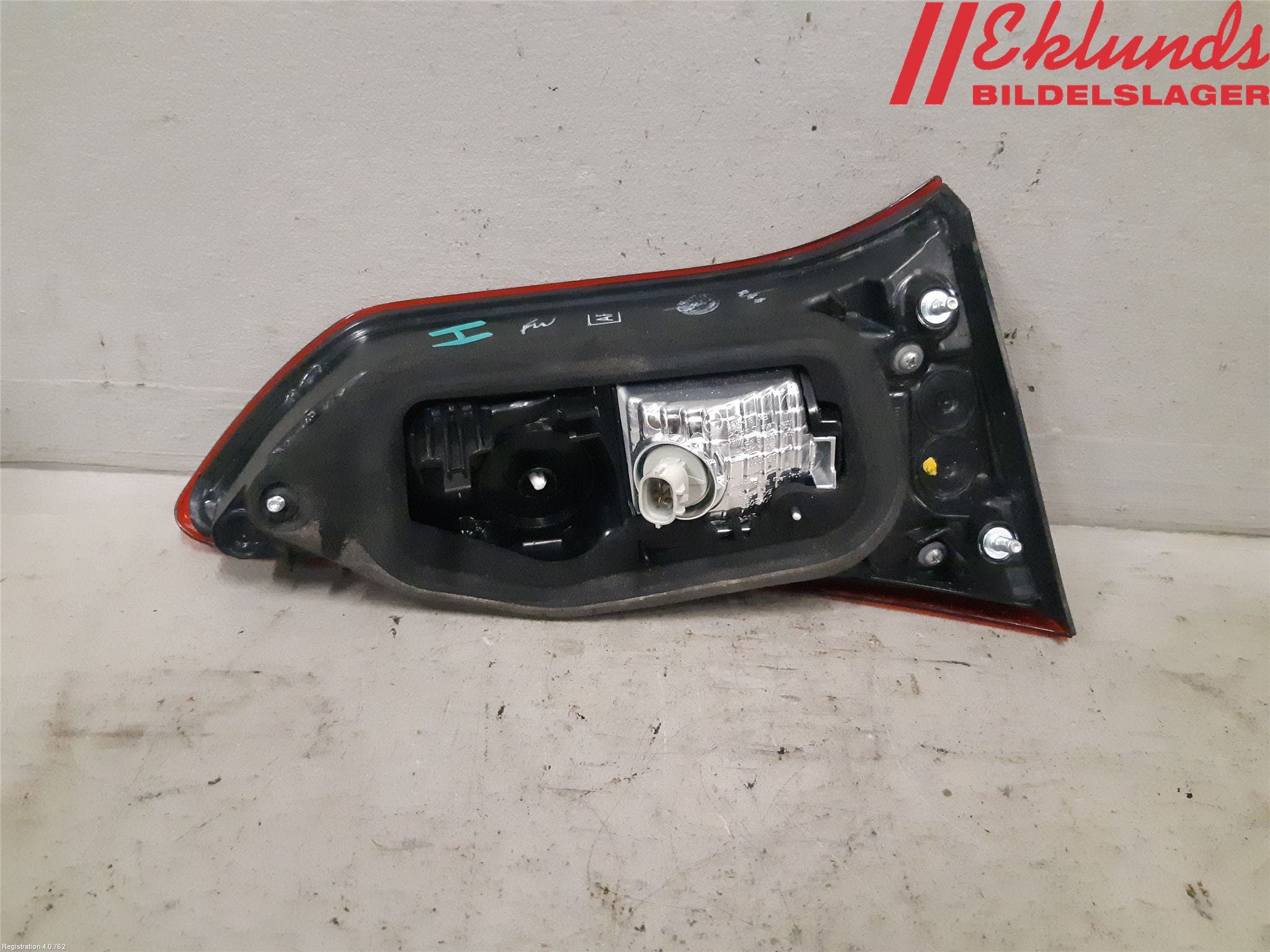 Toyota YARIS XP130 15-20 Bakljus Lucka Hö