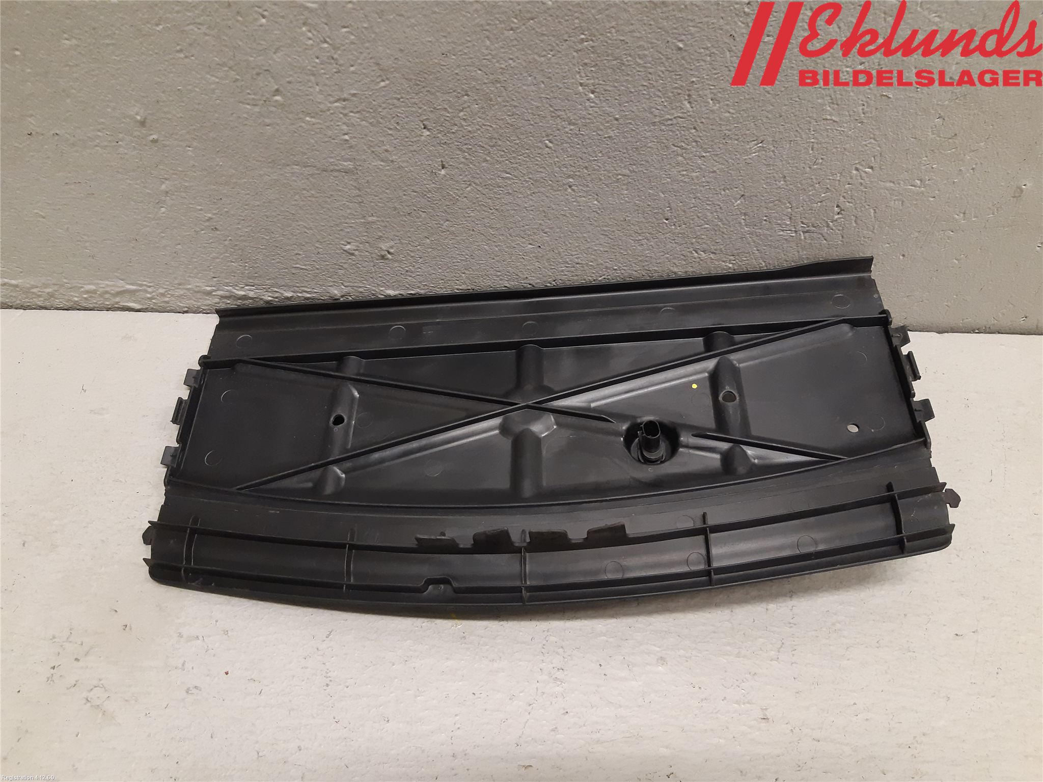 BMW 6 E63/64    02-10 Deflektor Plåt-Plast Kylning