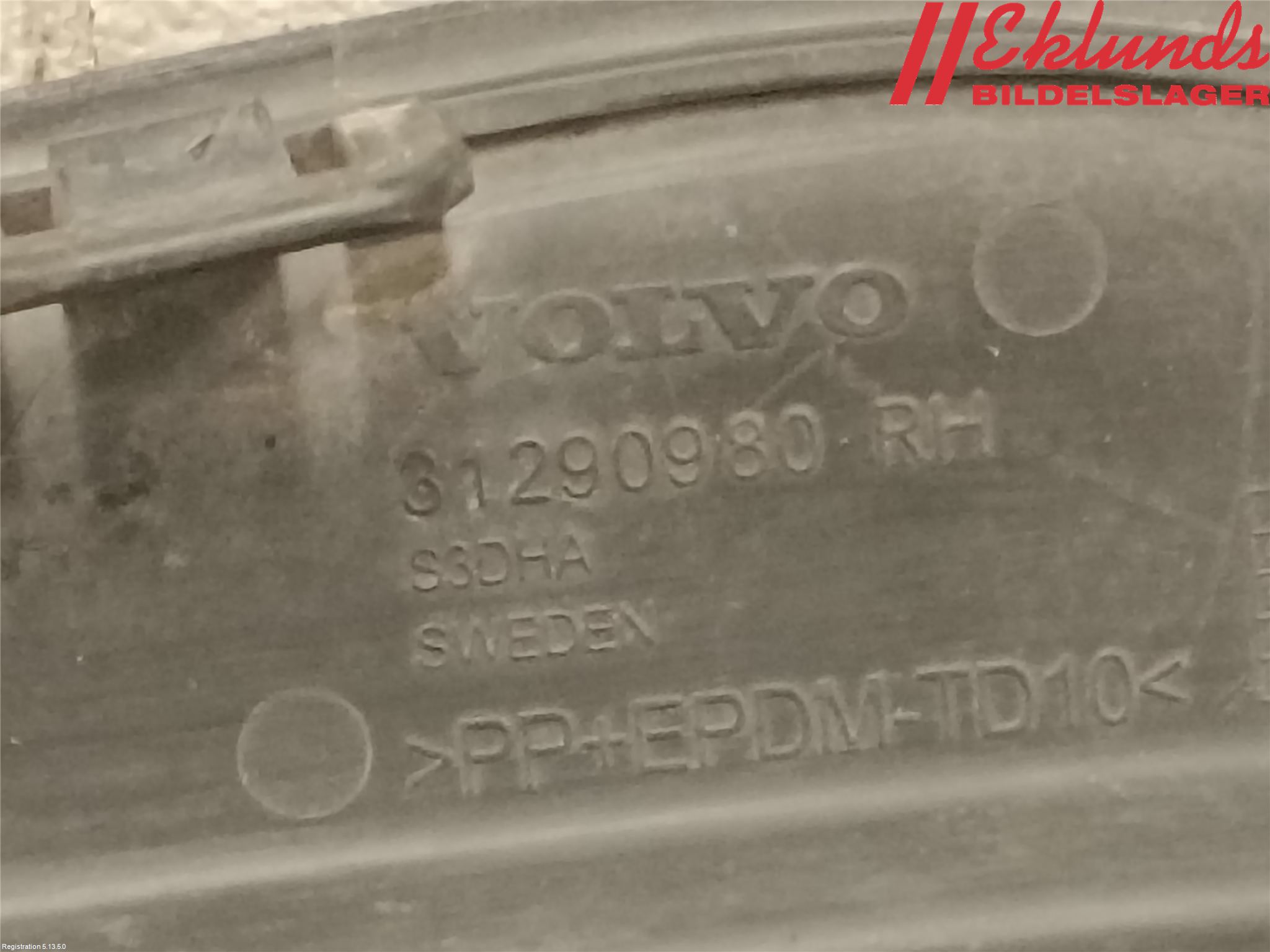 Volvo V60 11-13 Dimljussarg Fram