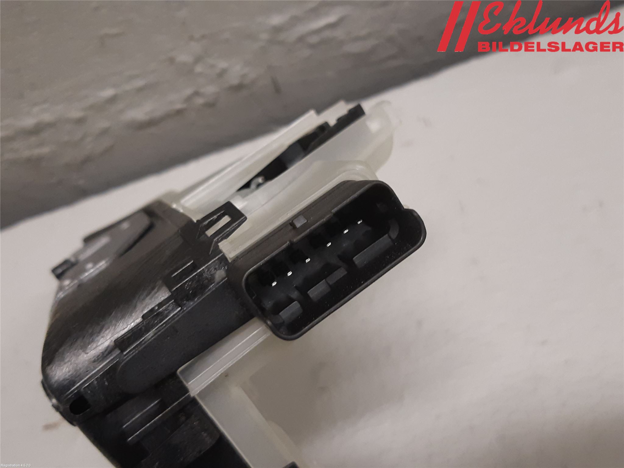 Peugeot PARTNER/E-PARTNER 19- Låskista-Dörrlås