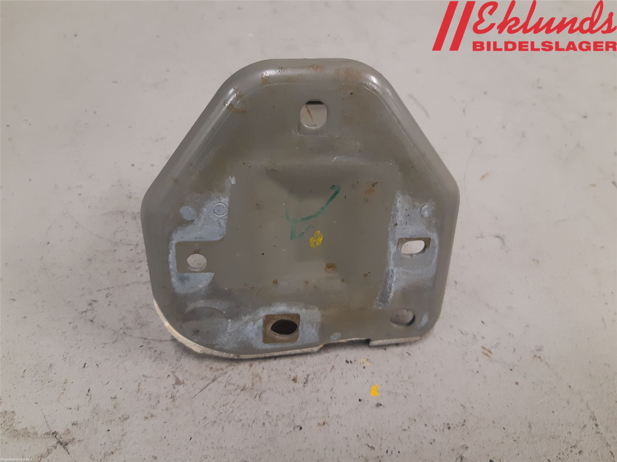 Nissan QASHQAI 14-17 Stötfångarbärjärn Bak