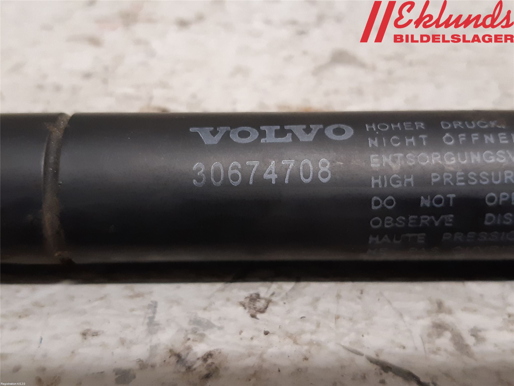 Volvo V70 05-08 Gasfjäder Motorhuv