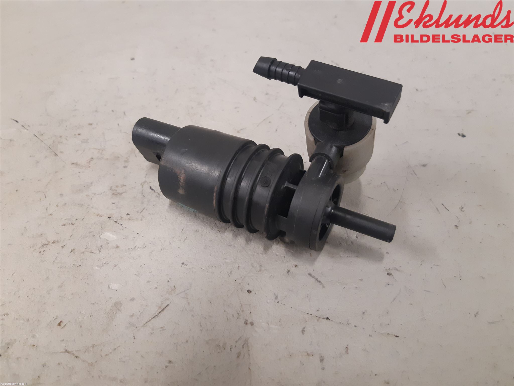Mercedes-Benz MB C-KLASS (W204) 07-15 Spolarpump Vindruta