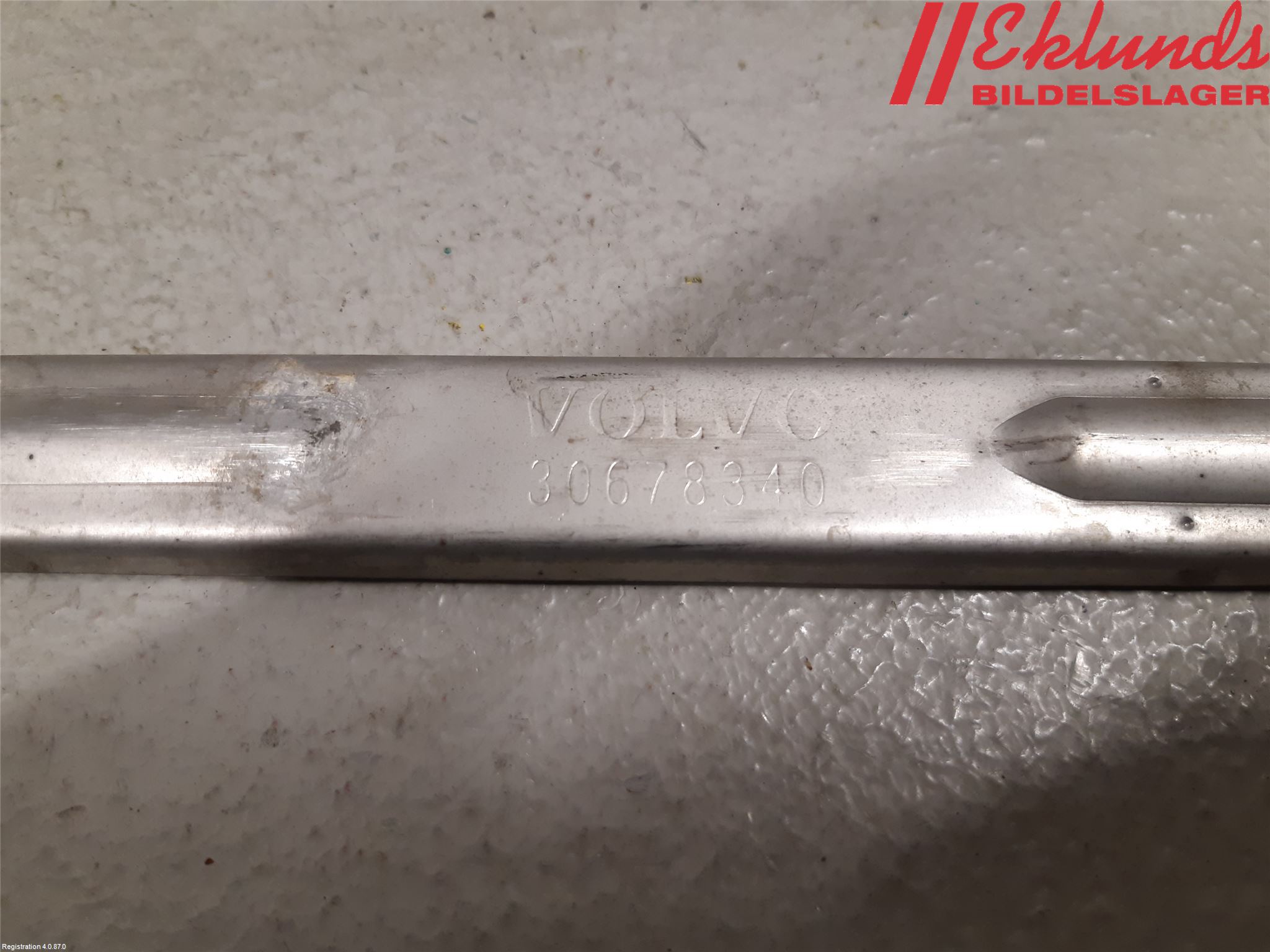 Volvo V70 08-13 Strålkast Fästsarg