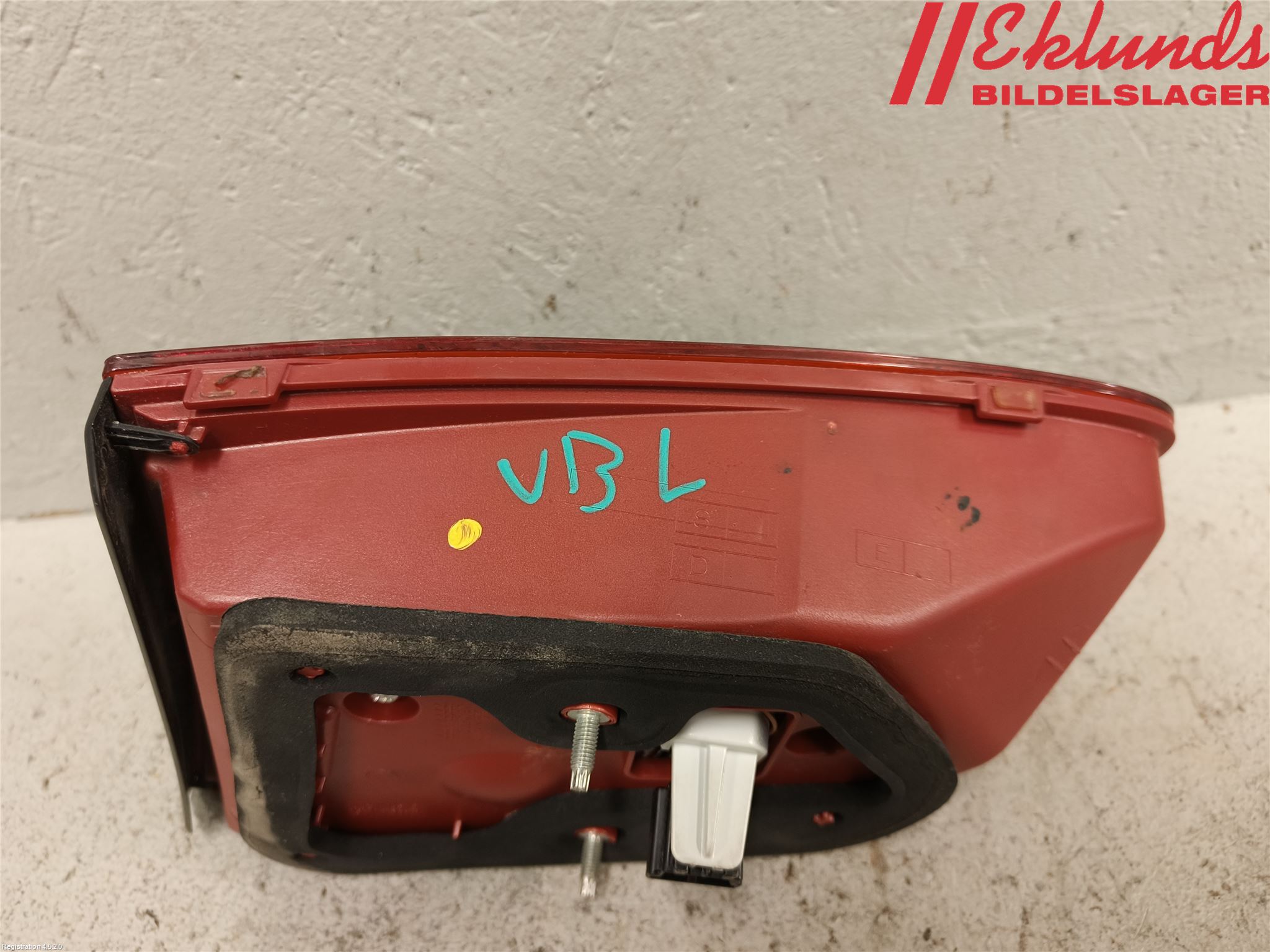 Volkswagen VW PASSAT 11-14 Bakljus Lucka Vä