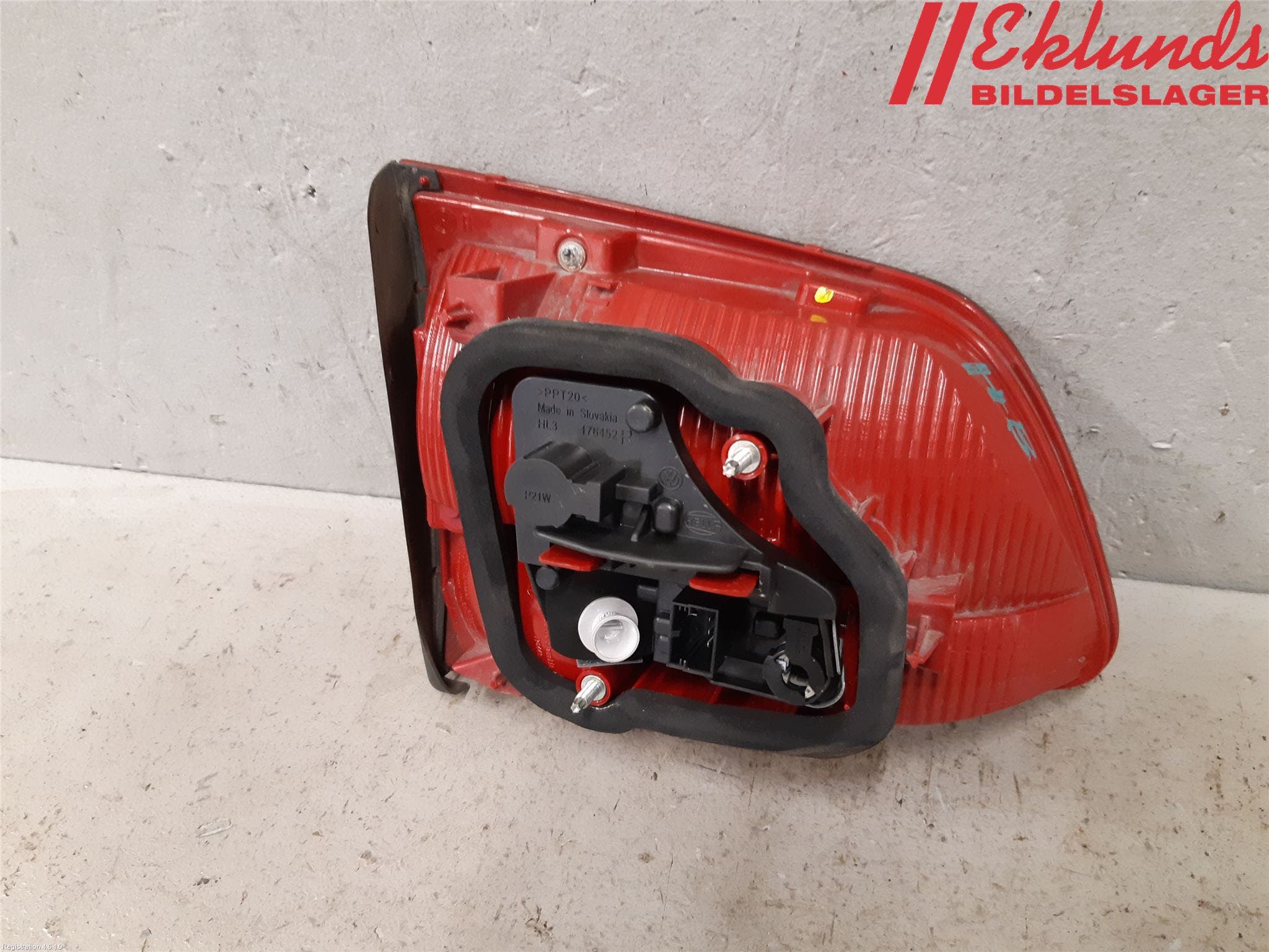 Volkswagen VW TOURAN 10-15 Bakljus Lucka Hö