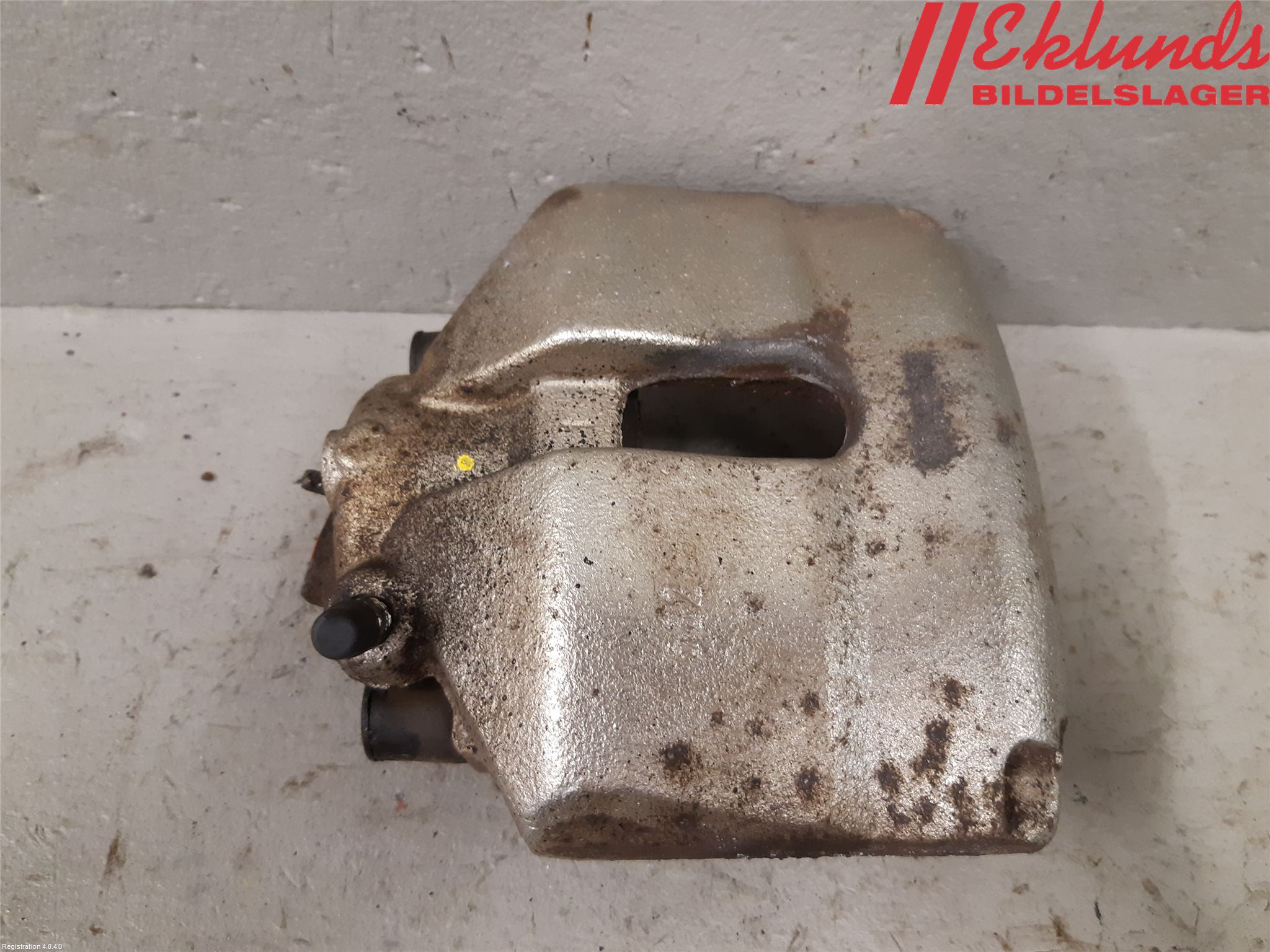 Volkswagen VW PASSAT 11-14 Bromsok Fram Höger