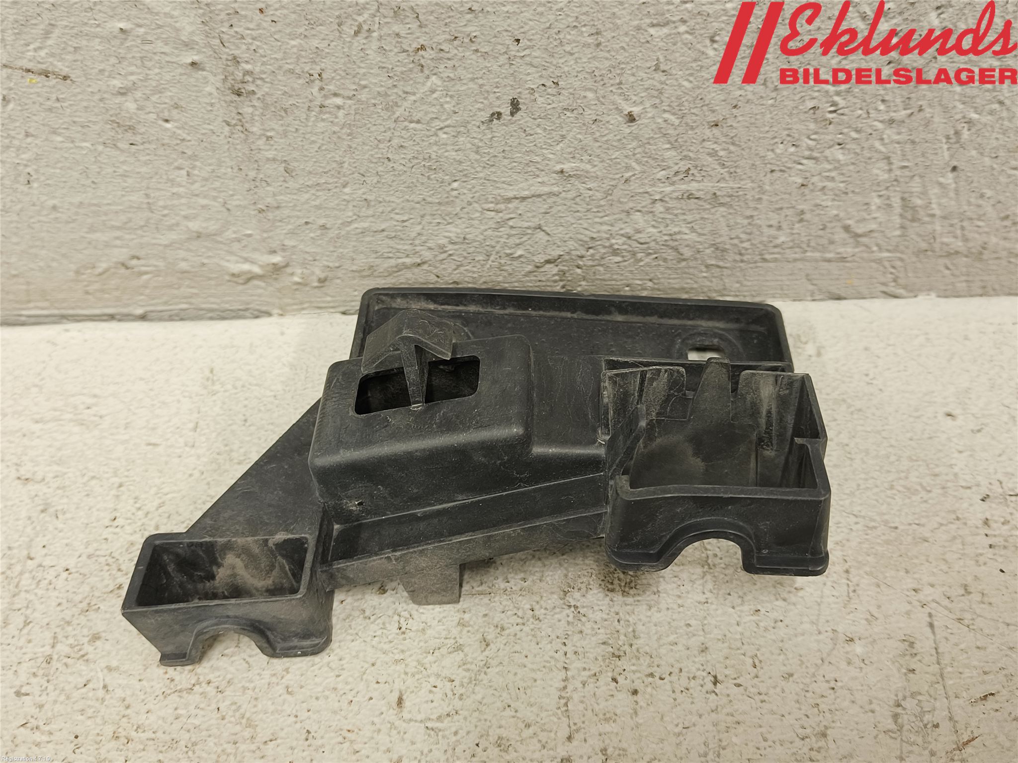 Renault SCÉNIC III / GRAND SCÉNIC 09-16 Stötfångarfäste Fram Vä