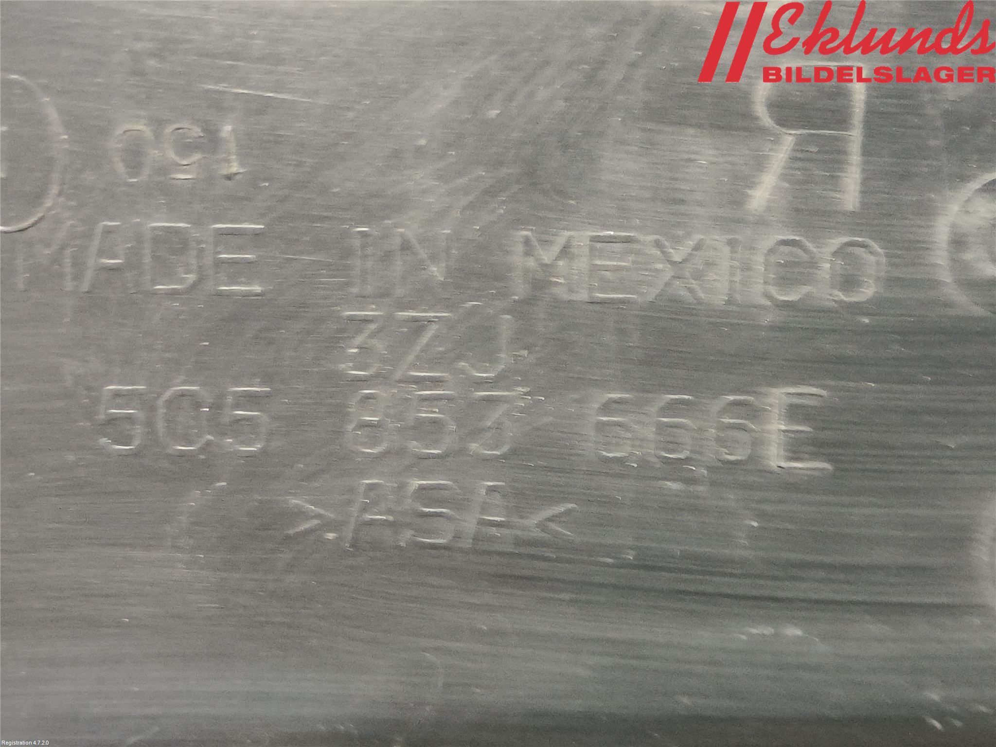 Volkswagen VW BEETLE 12- Grill-Galler